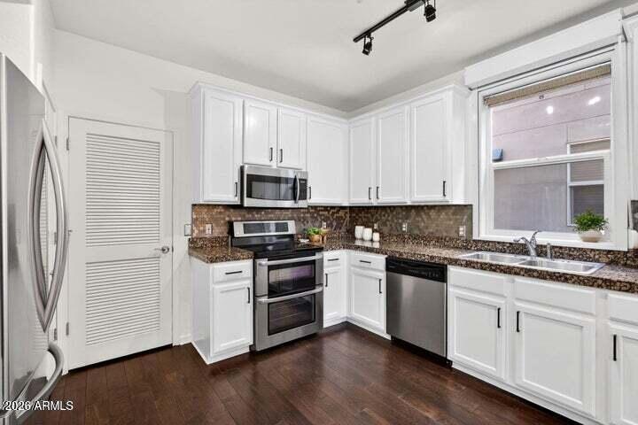 706 E Washington Street 124