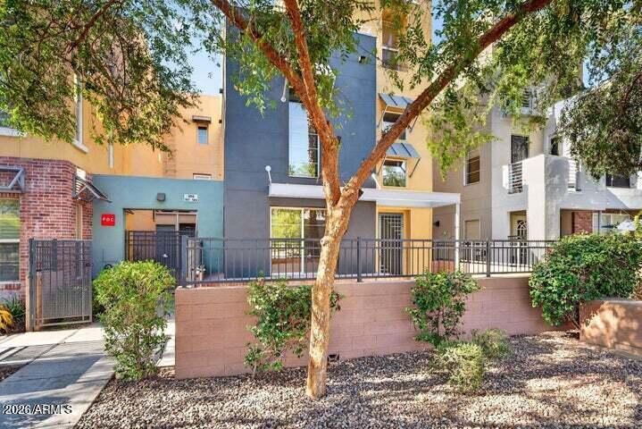 706 E Washington Street 124