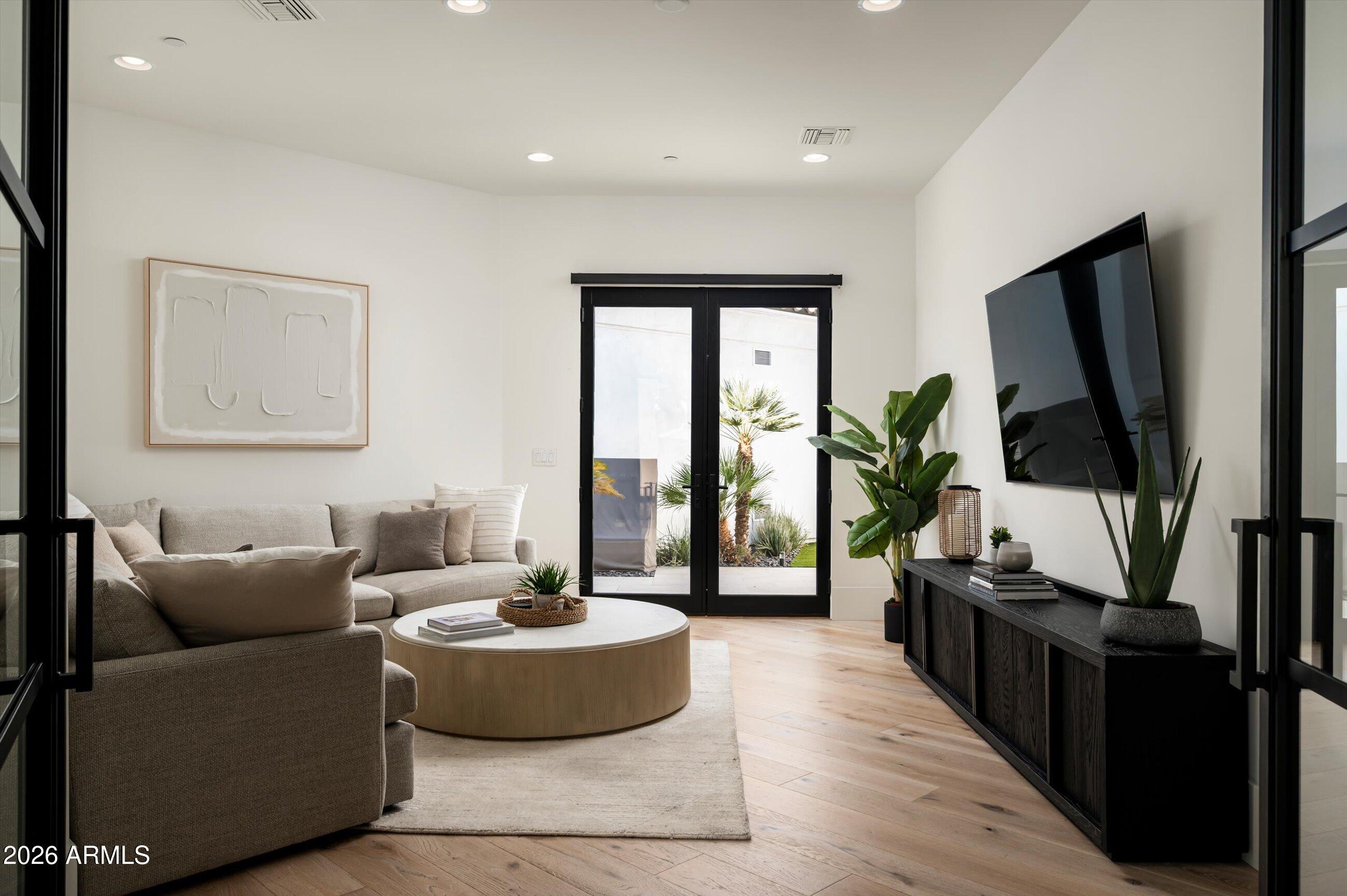 6125 E VIA ESTRELLA Avenue