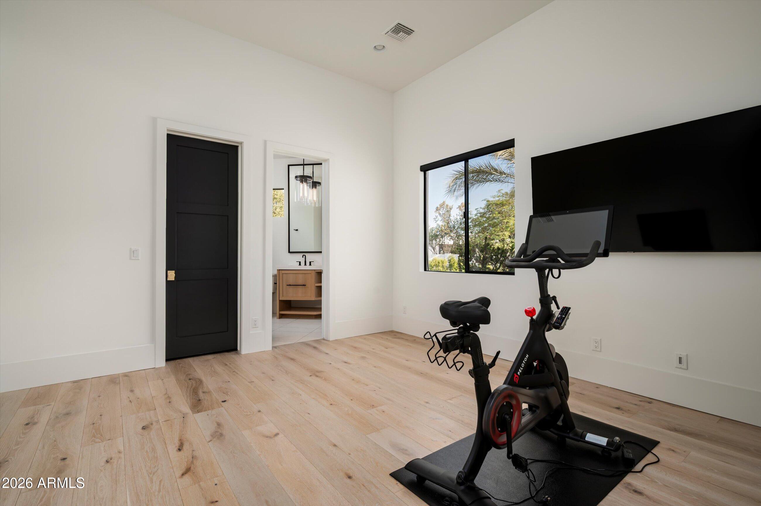 6125 E VIA ESTRELLA Avenue