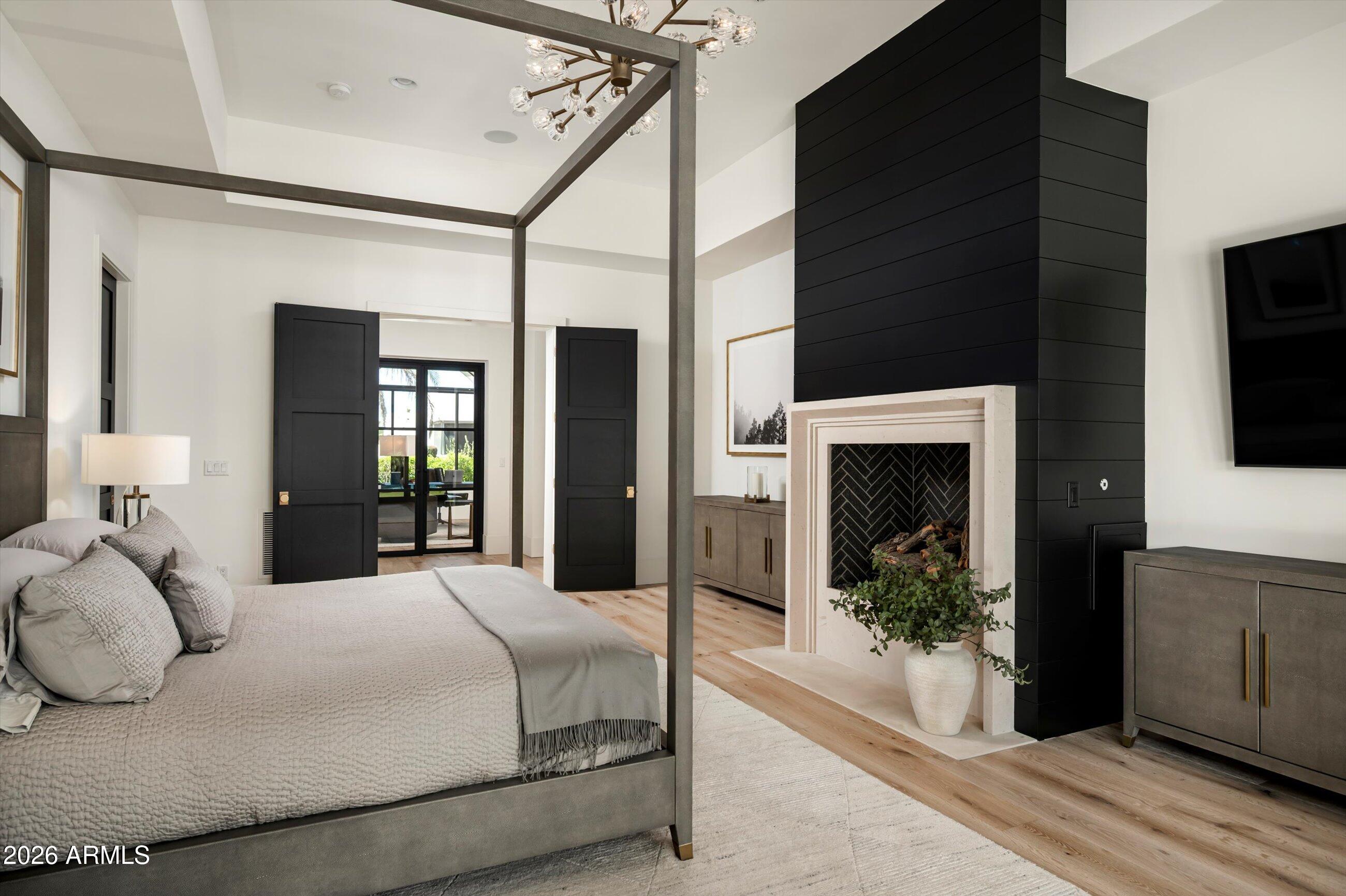 6125 E VIA ESTRELLA Avenue