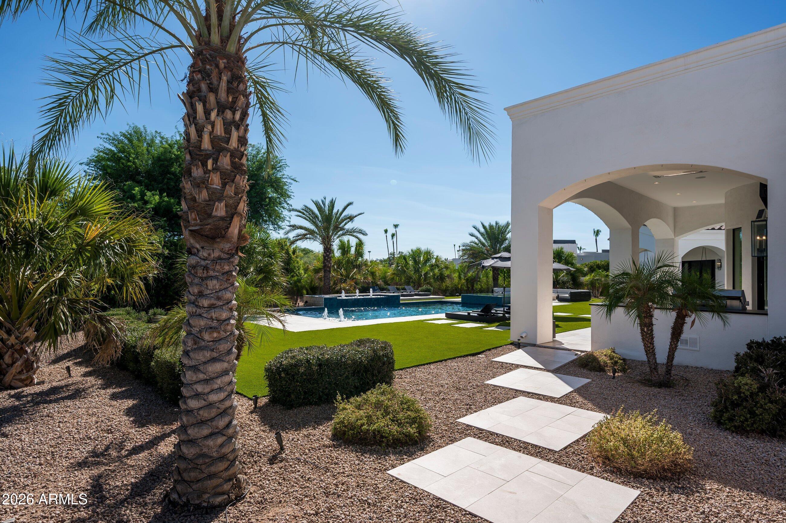 6125 E VIA ESTRELLA Avenue