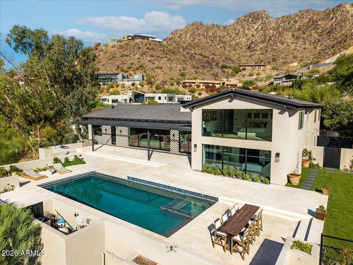 7347 N RED LEDGE Drive