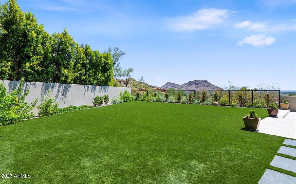7347 N RED LEDGE Drive