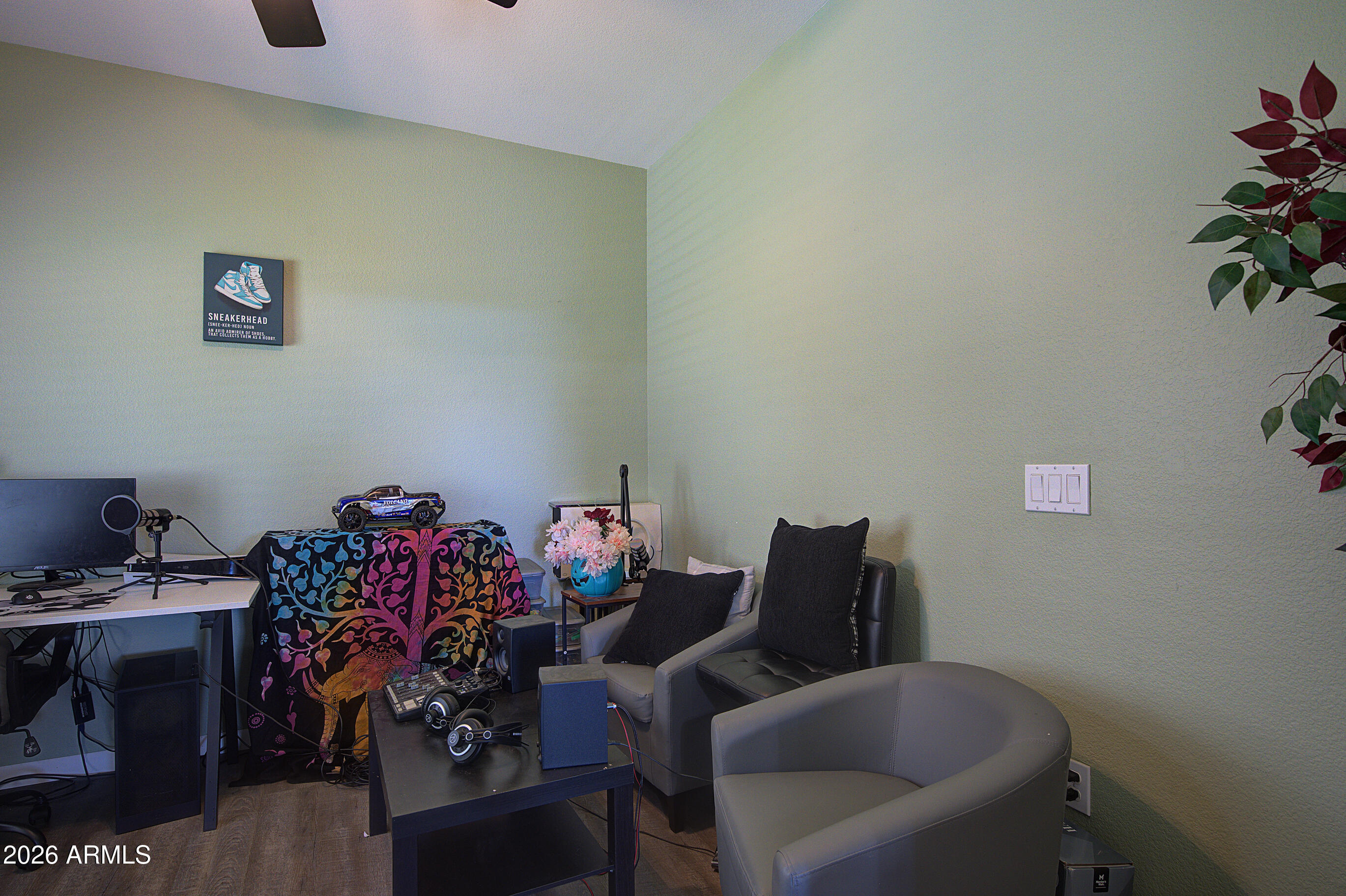 1350 S GREENFIELD Road 1157