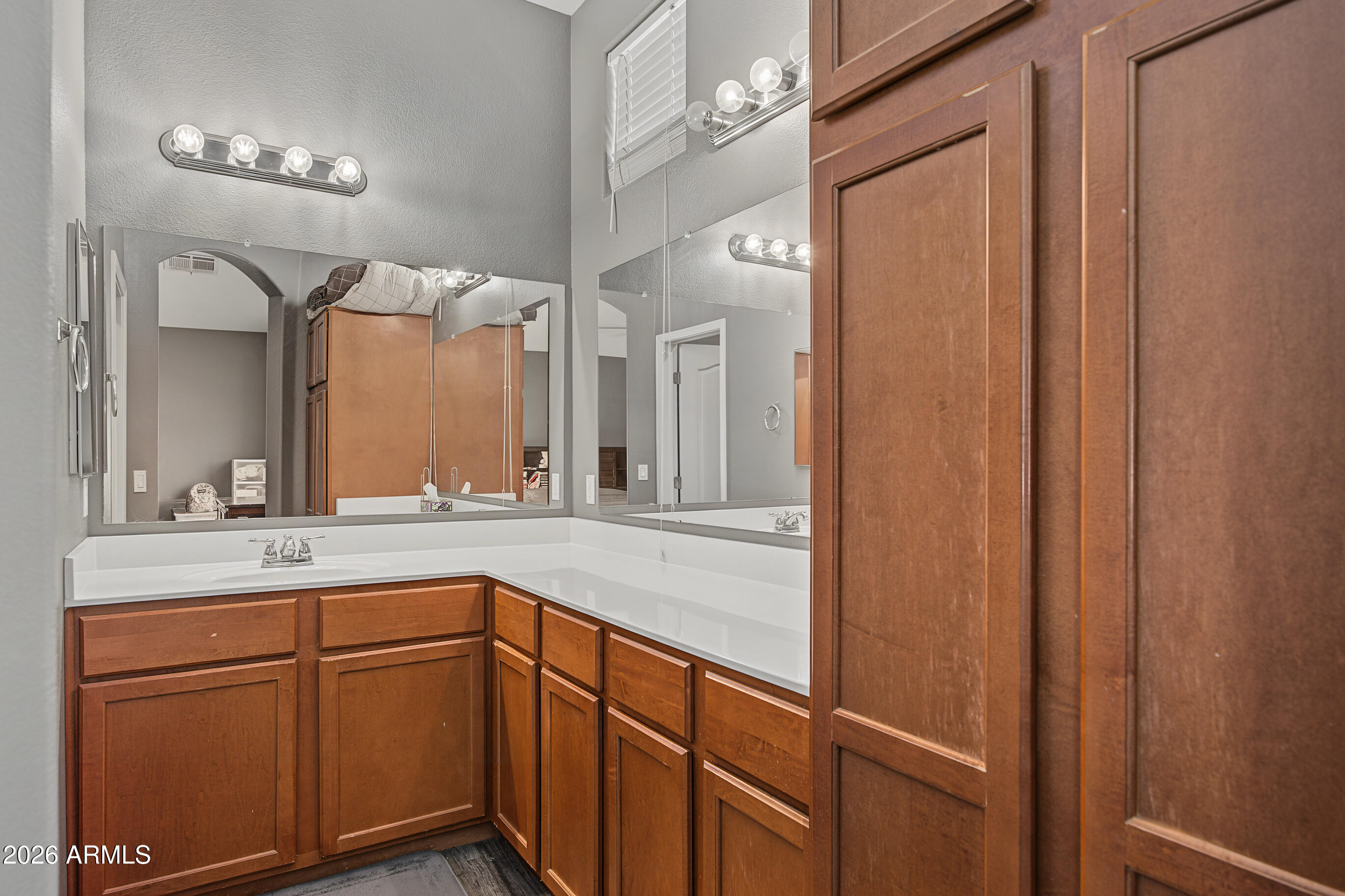 1350 S GREENFIELD Road 1157