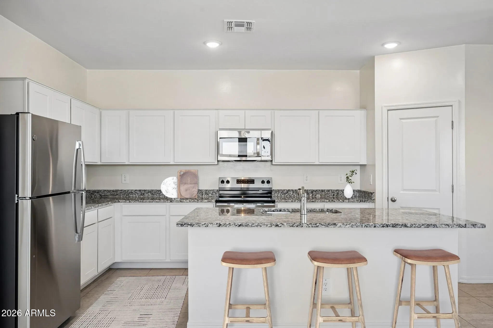 10207 W DEVONSHIRE Avenue