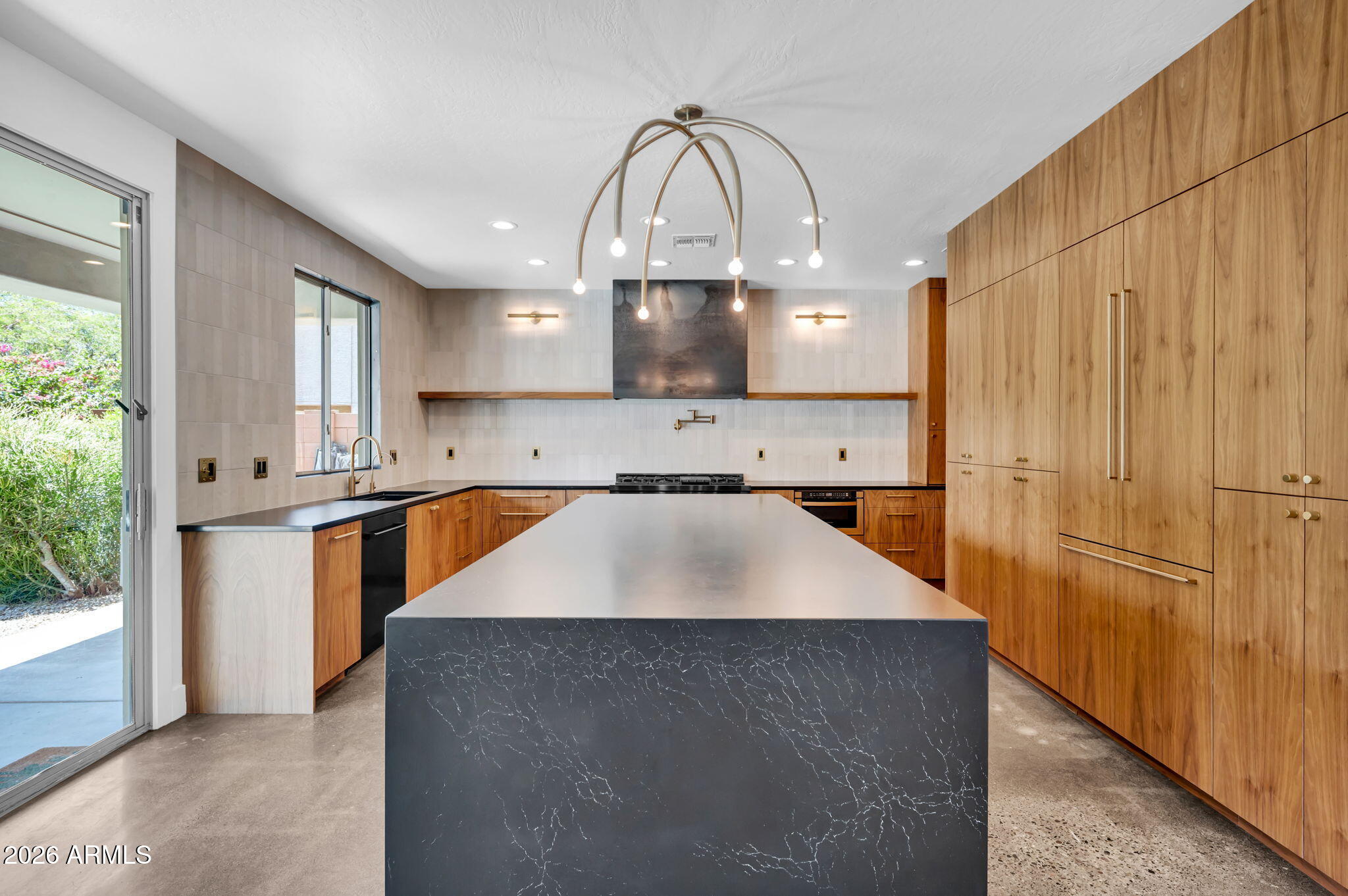 27363 N WHITEHORN Trail