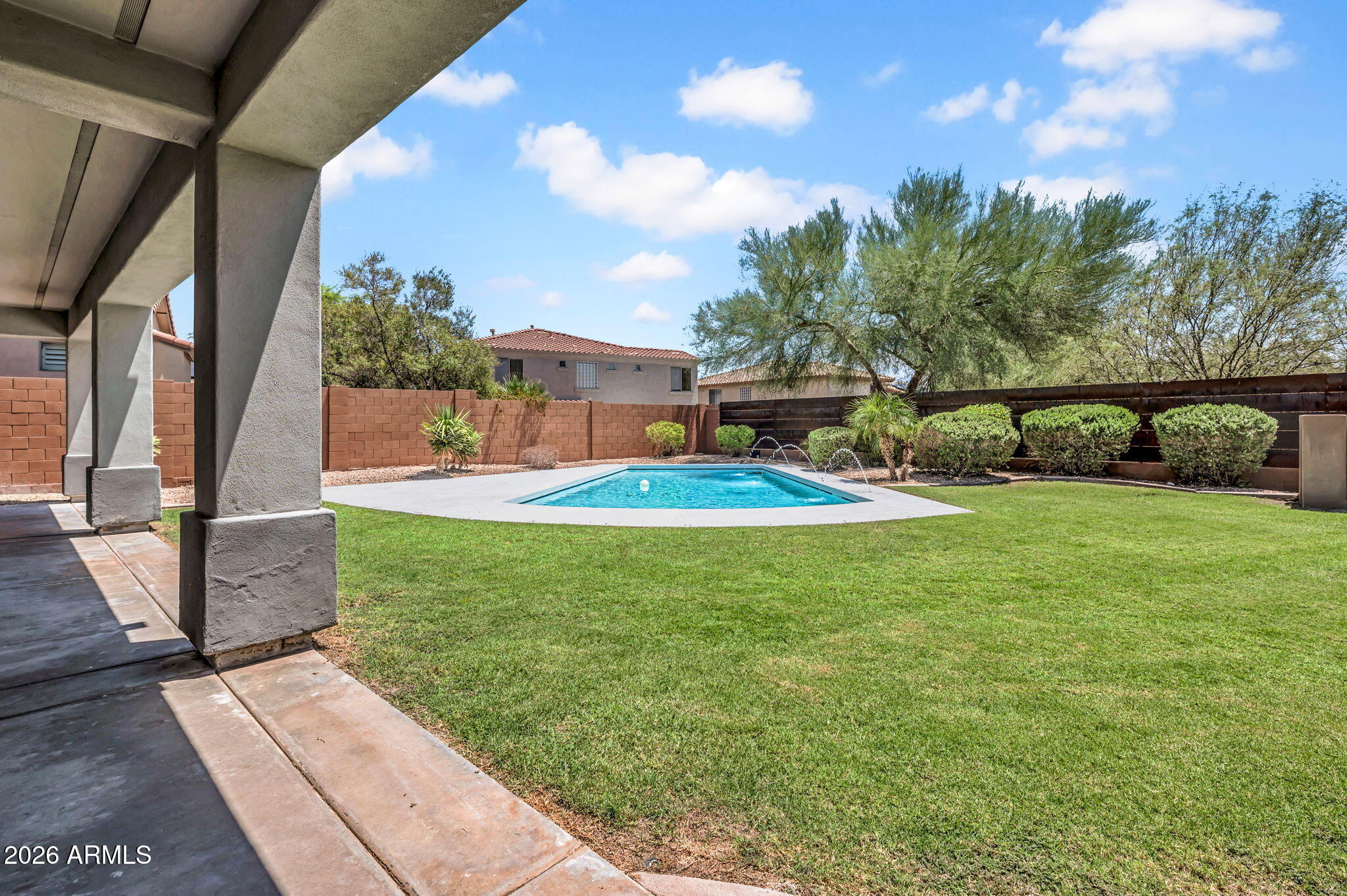 27363 N WHITEHORN Trail