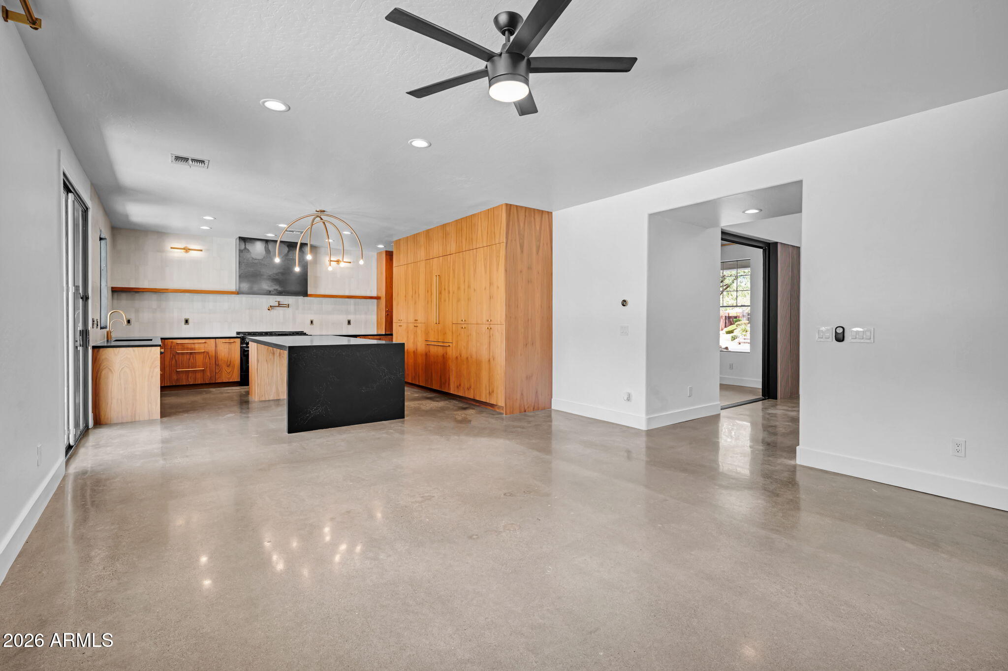 27363 N WHITEHORN Trail