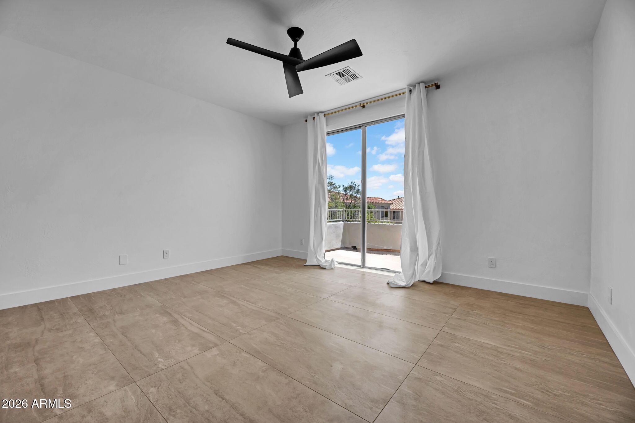 27363 N WHITEHORN Trail