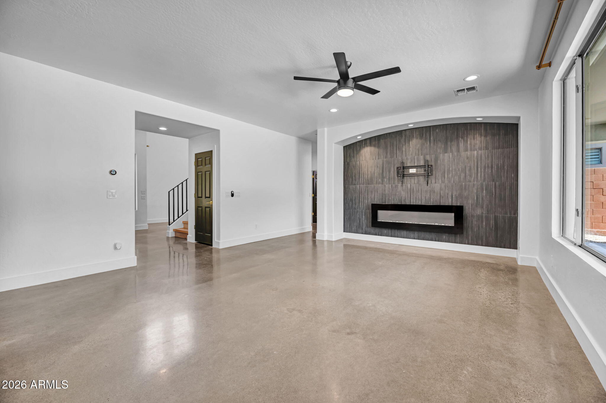 27363 N WHITEHORN Trail