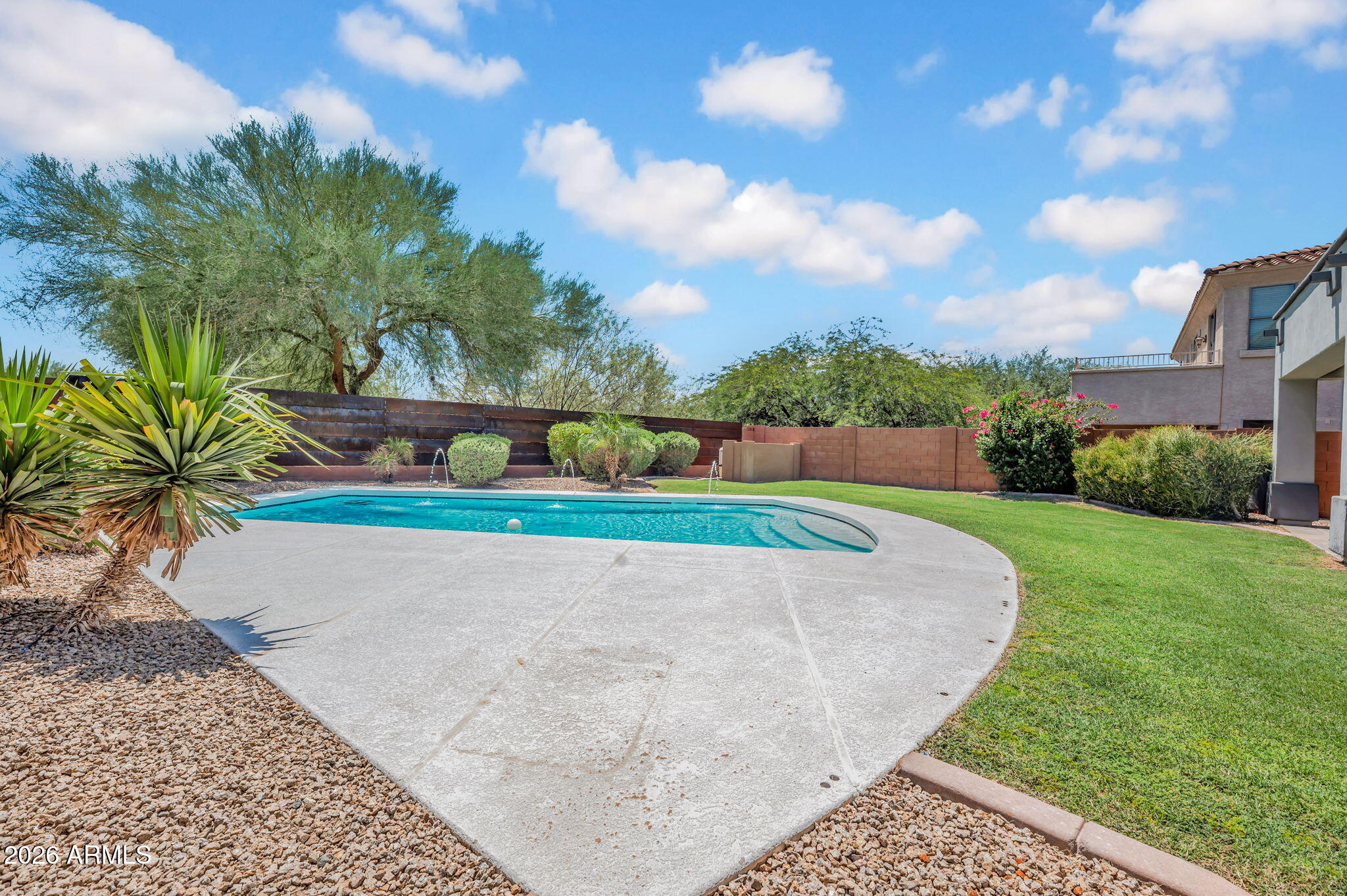 27363 N WHITEHORN Trail