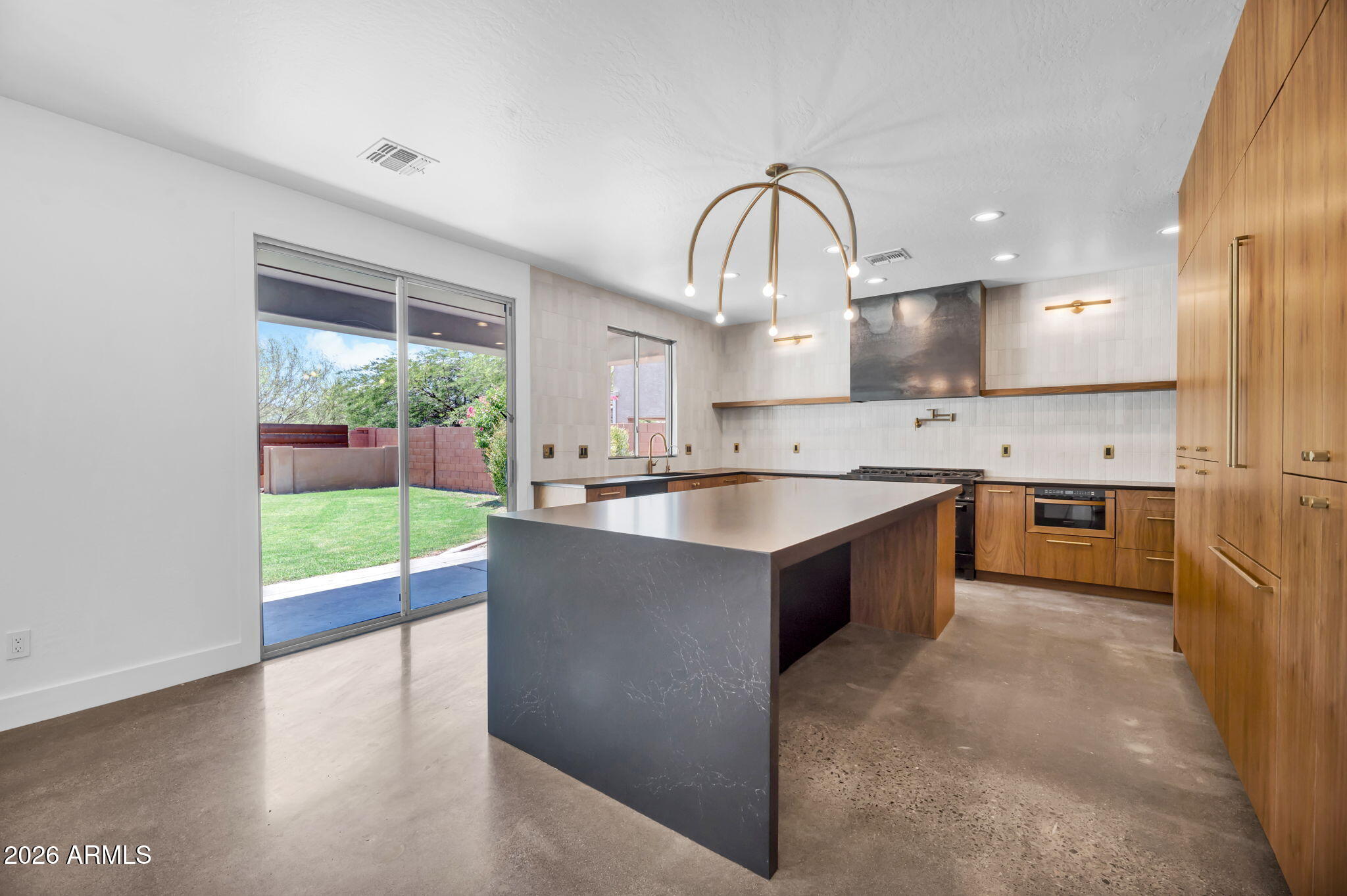 27363 N WHITEHORN Trail