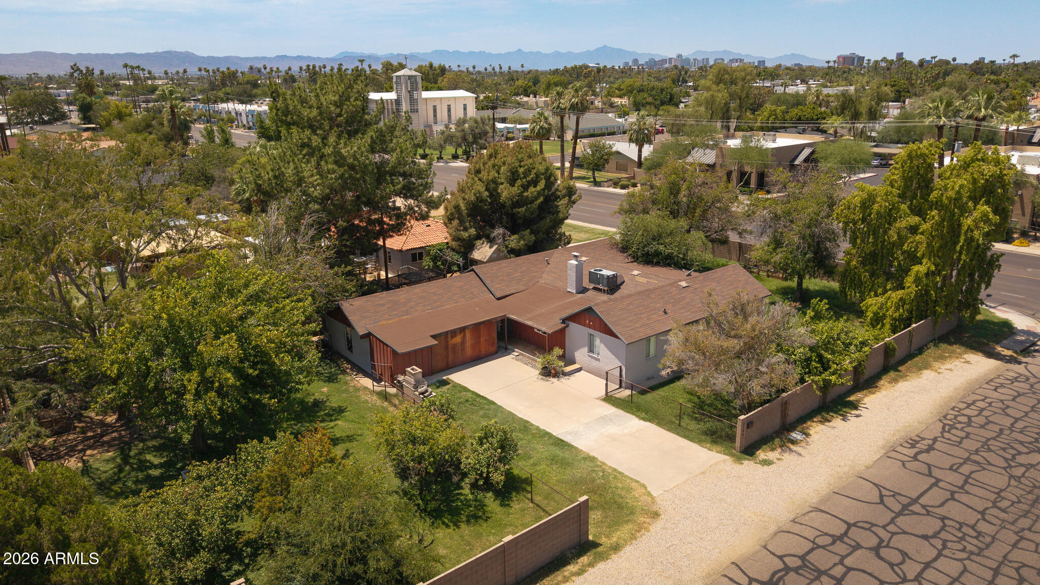 3205 E CLARENDON Avenue