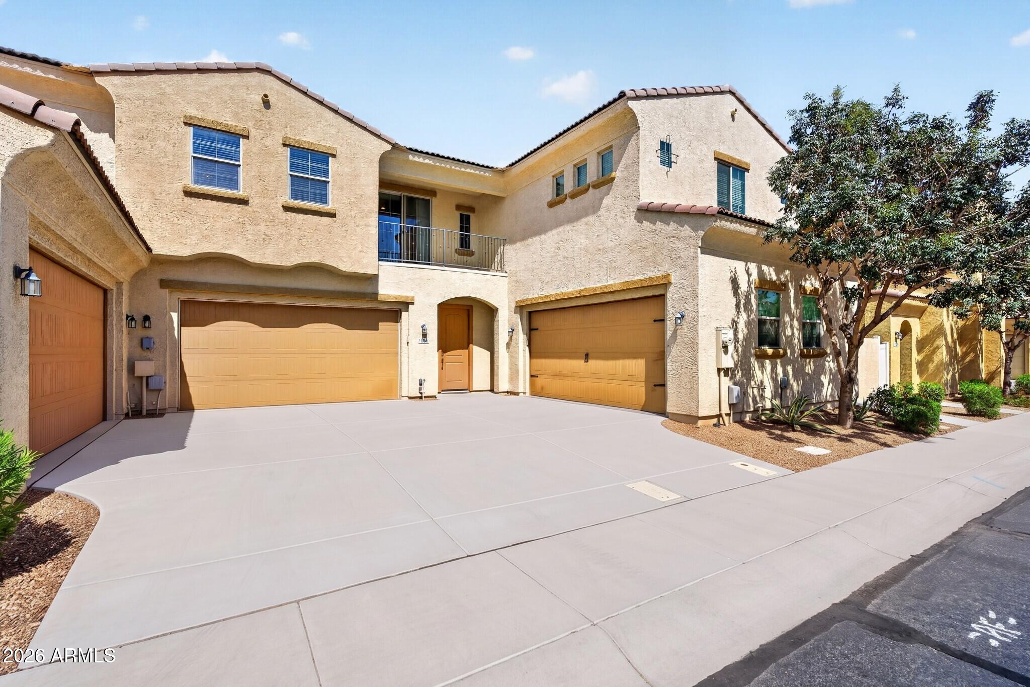 1367 S COUNTRY CLUB Drive 1056