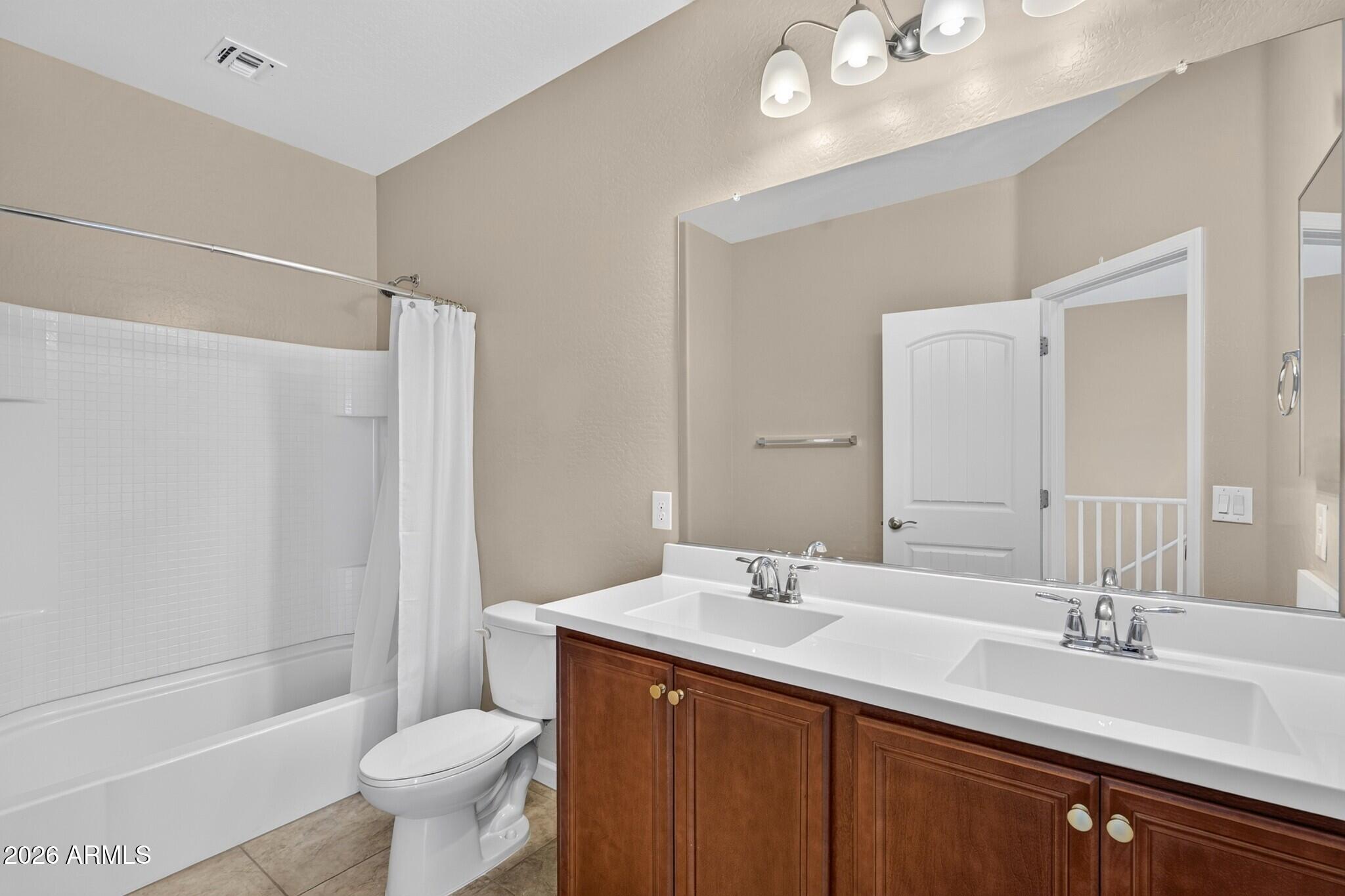 1367 S COUNTRY CLUB Drive 1056