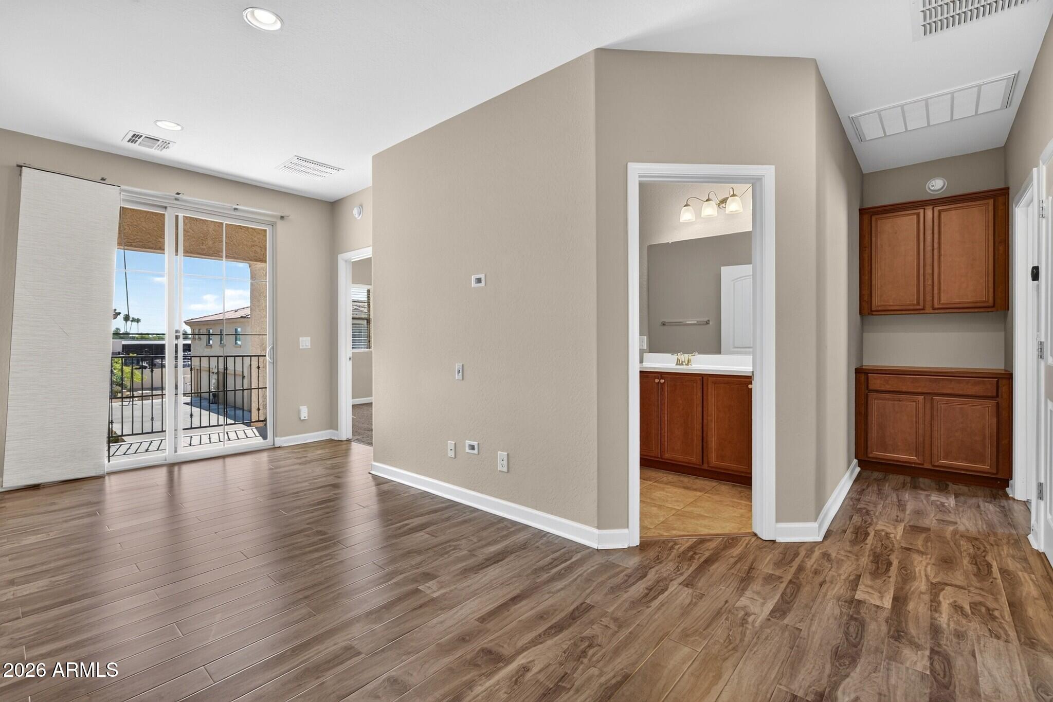 1367 S COUNTRY CLUB Drive 1056
