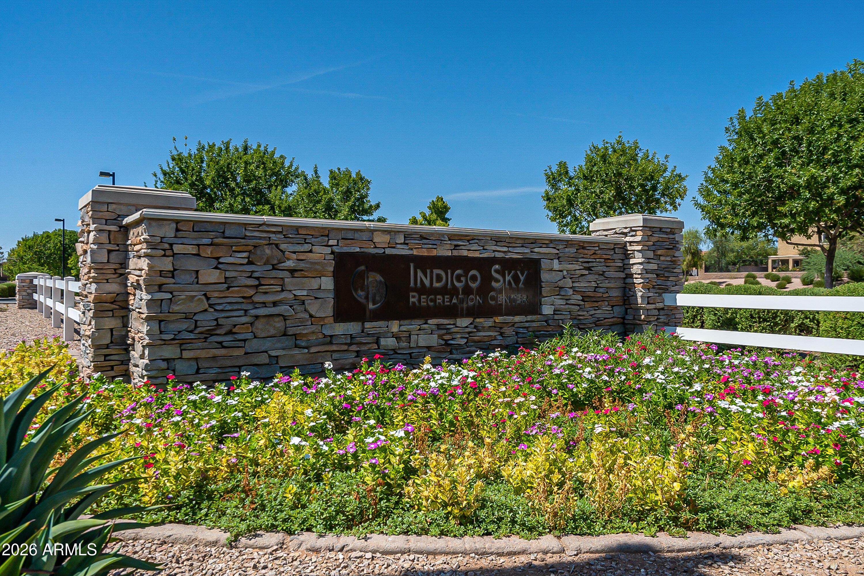 1055 E DESERT MOON Trail