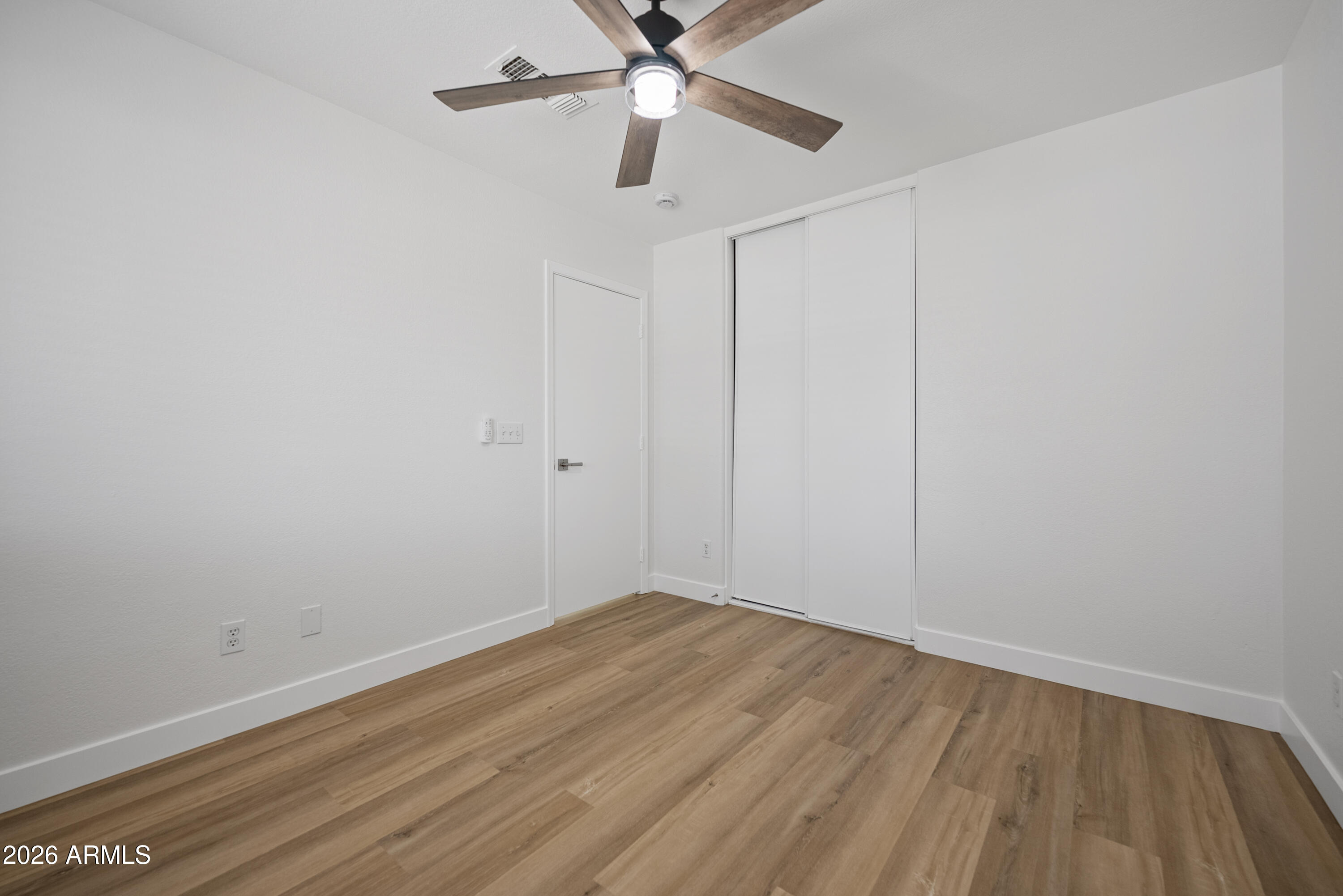 1055 E DESERT MOON Trail