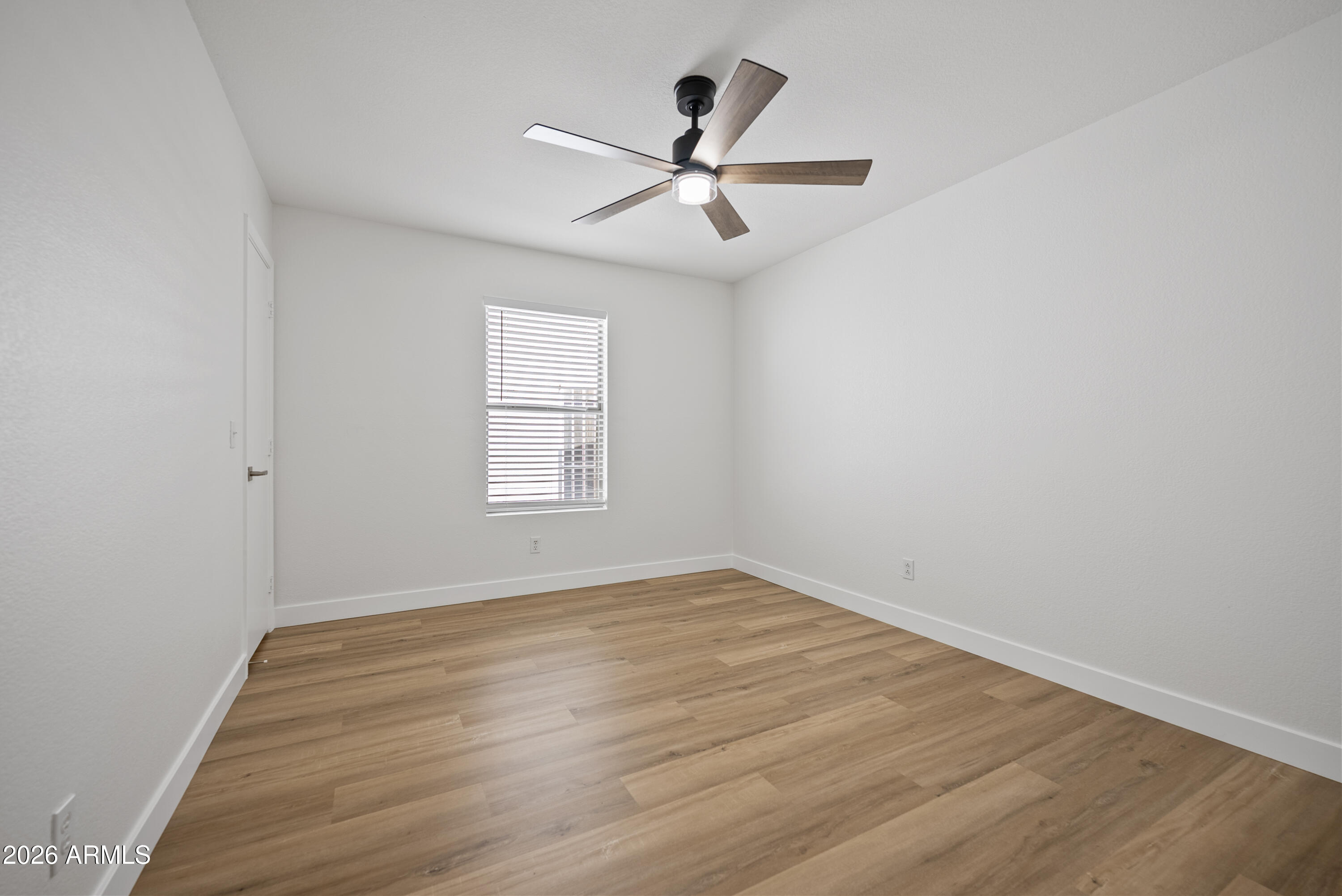 1055 E DESERT MOON Trail