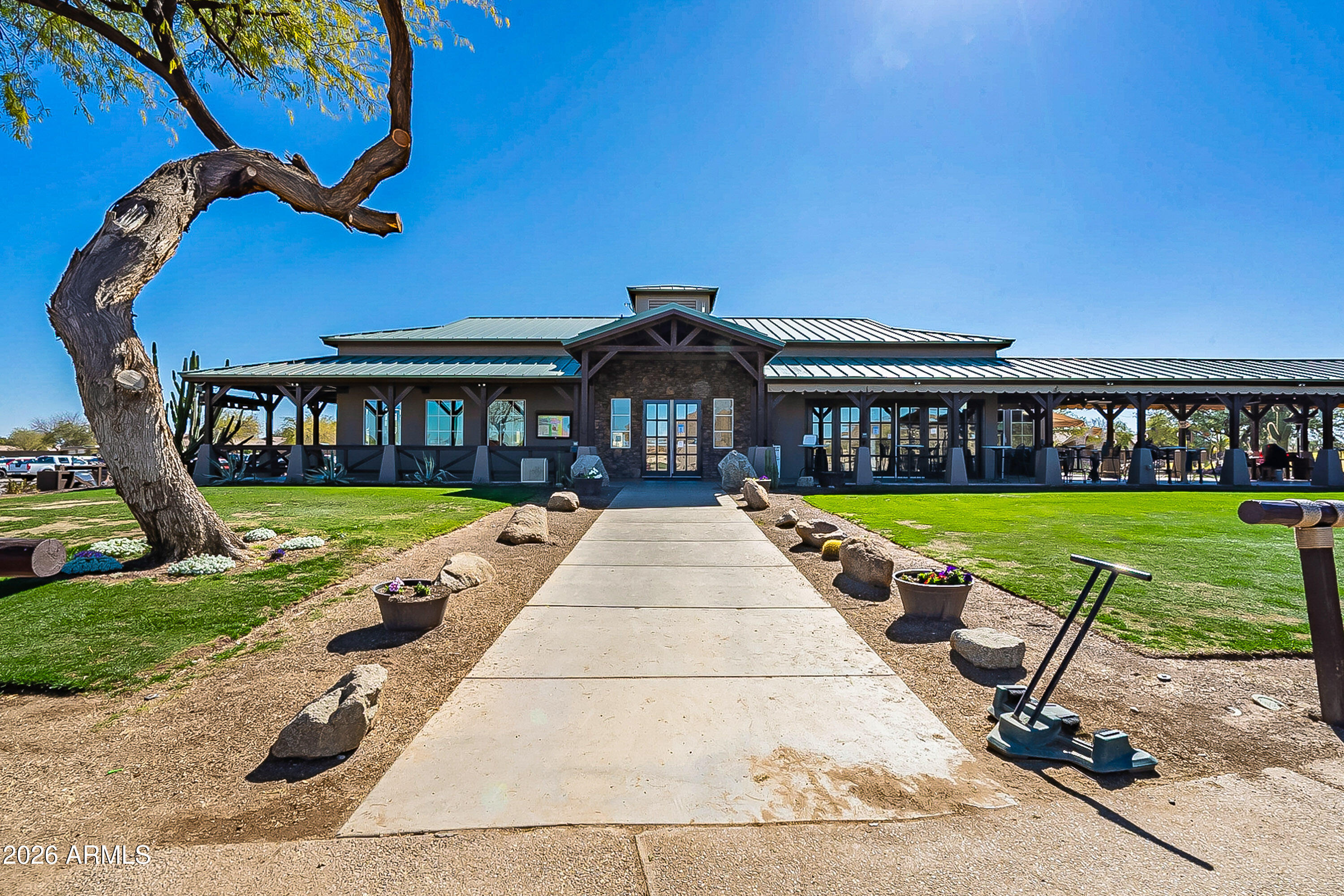 1055 E DESERT MOON Trail