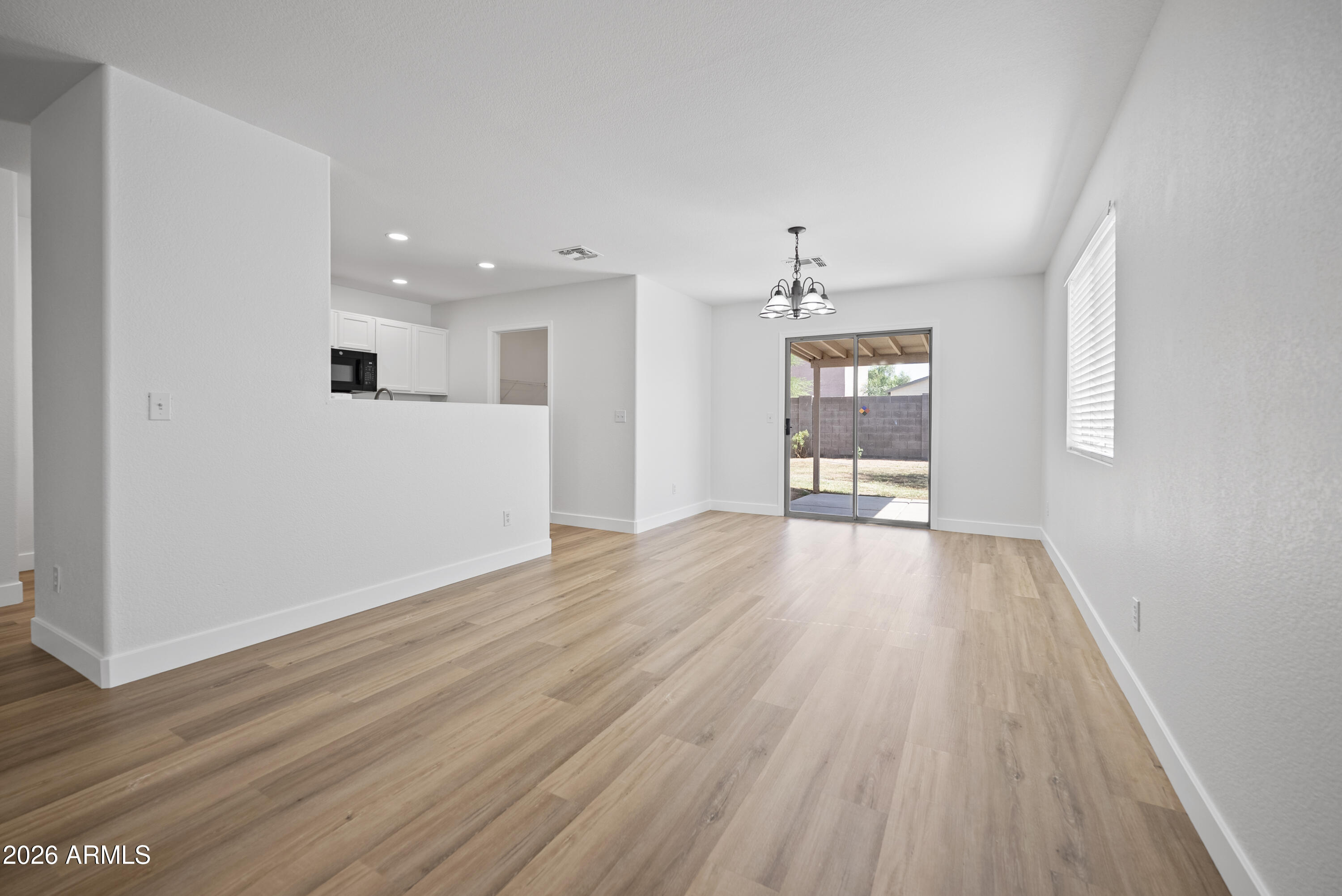 1055 E DESERT MOON Trail