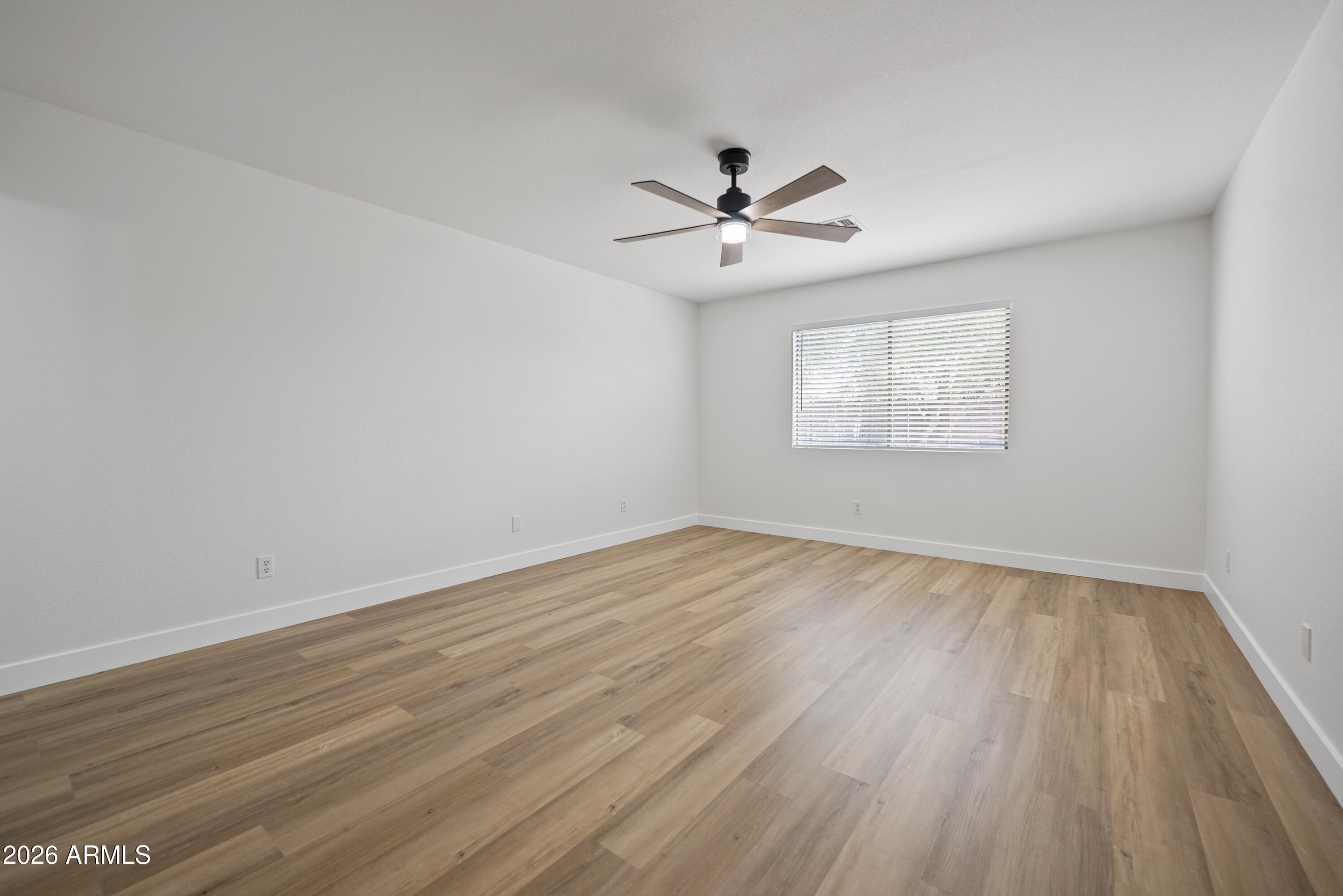 1055 E DESERT MOON Trail