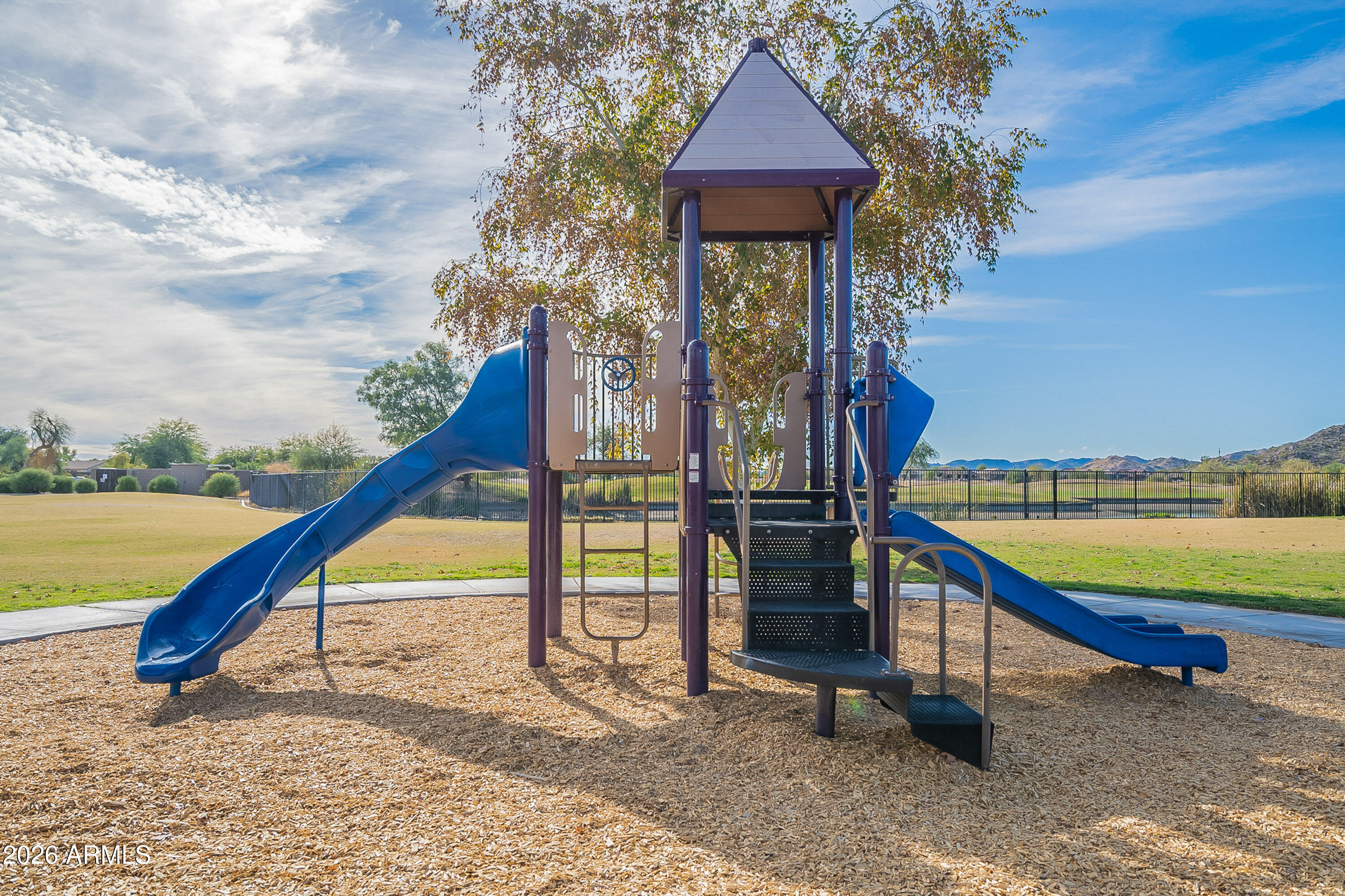 1055 E DESERT MOON Trail