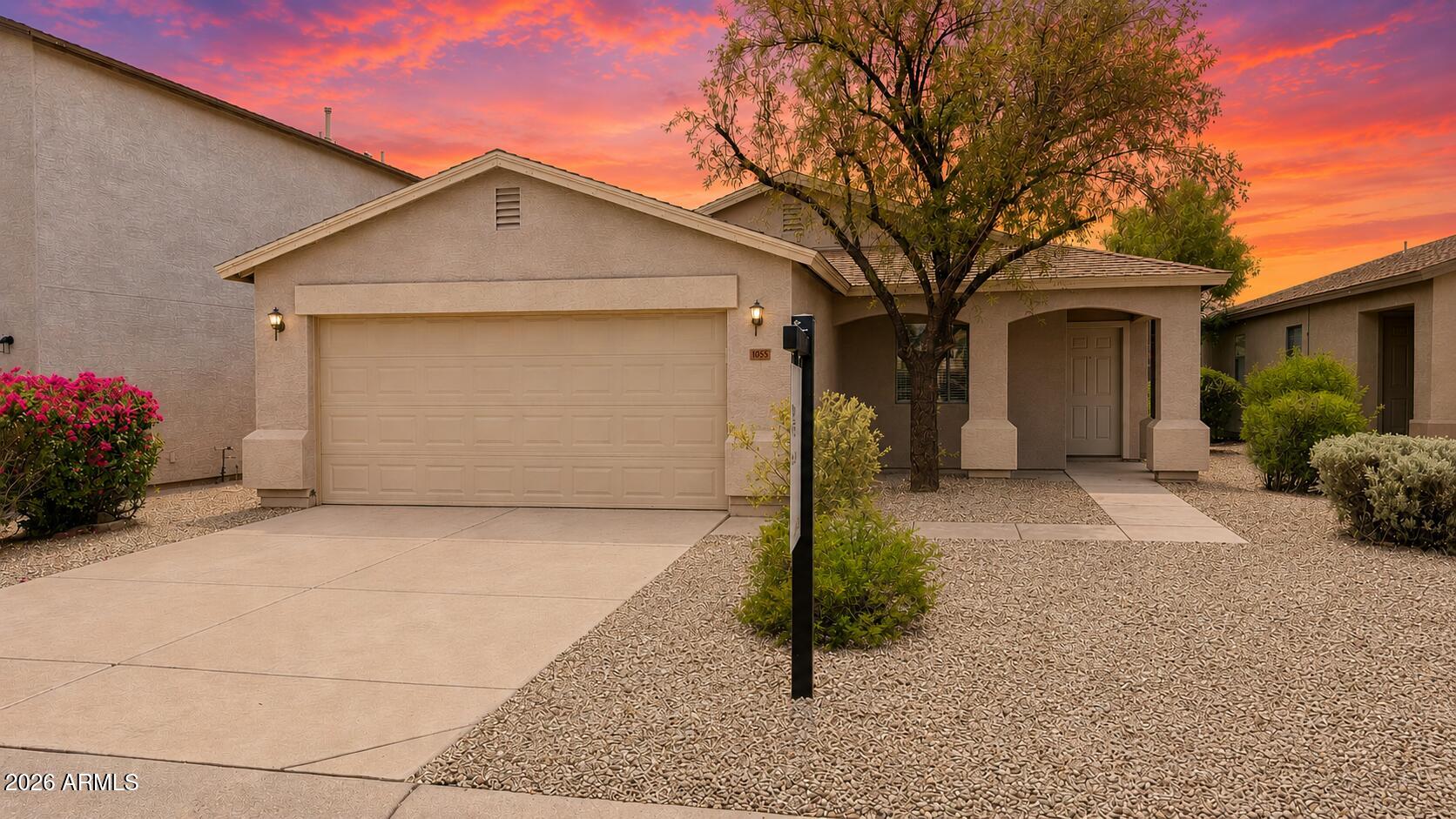 1055 E DESERT MOON Trail