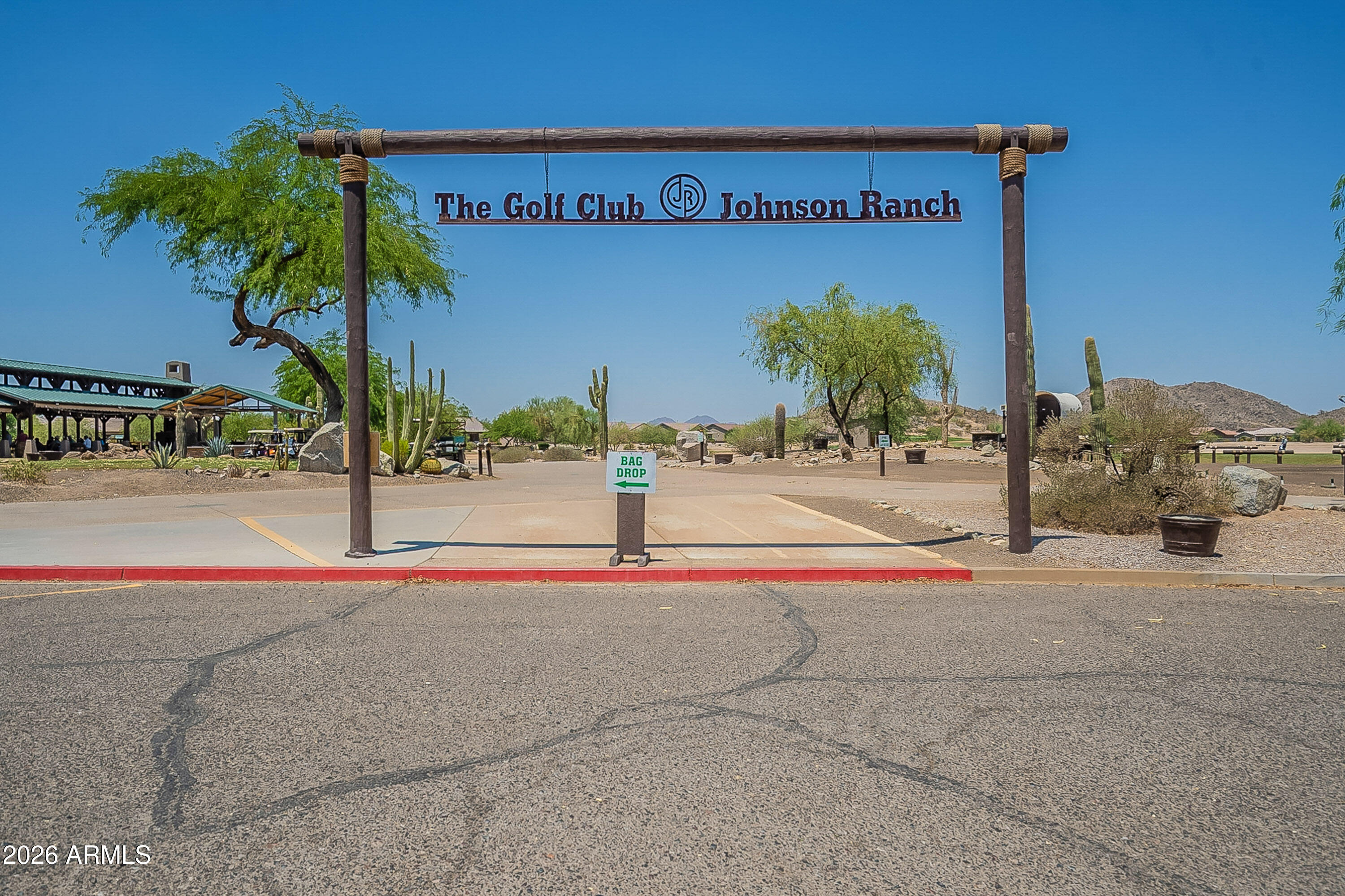 1055 E DESERT MOON Trail