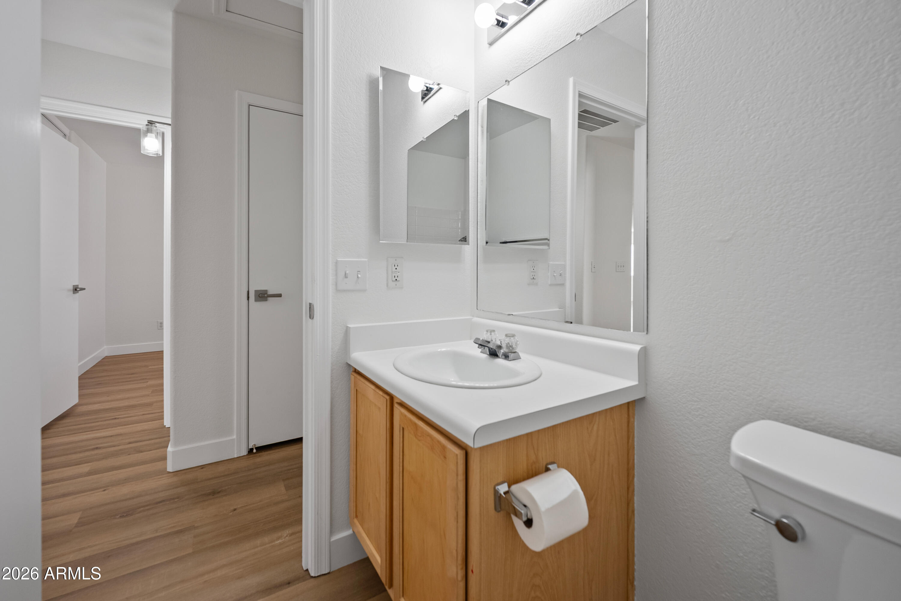 1055 E DESERT MOON Trail