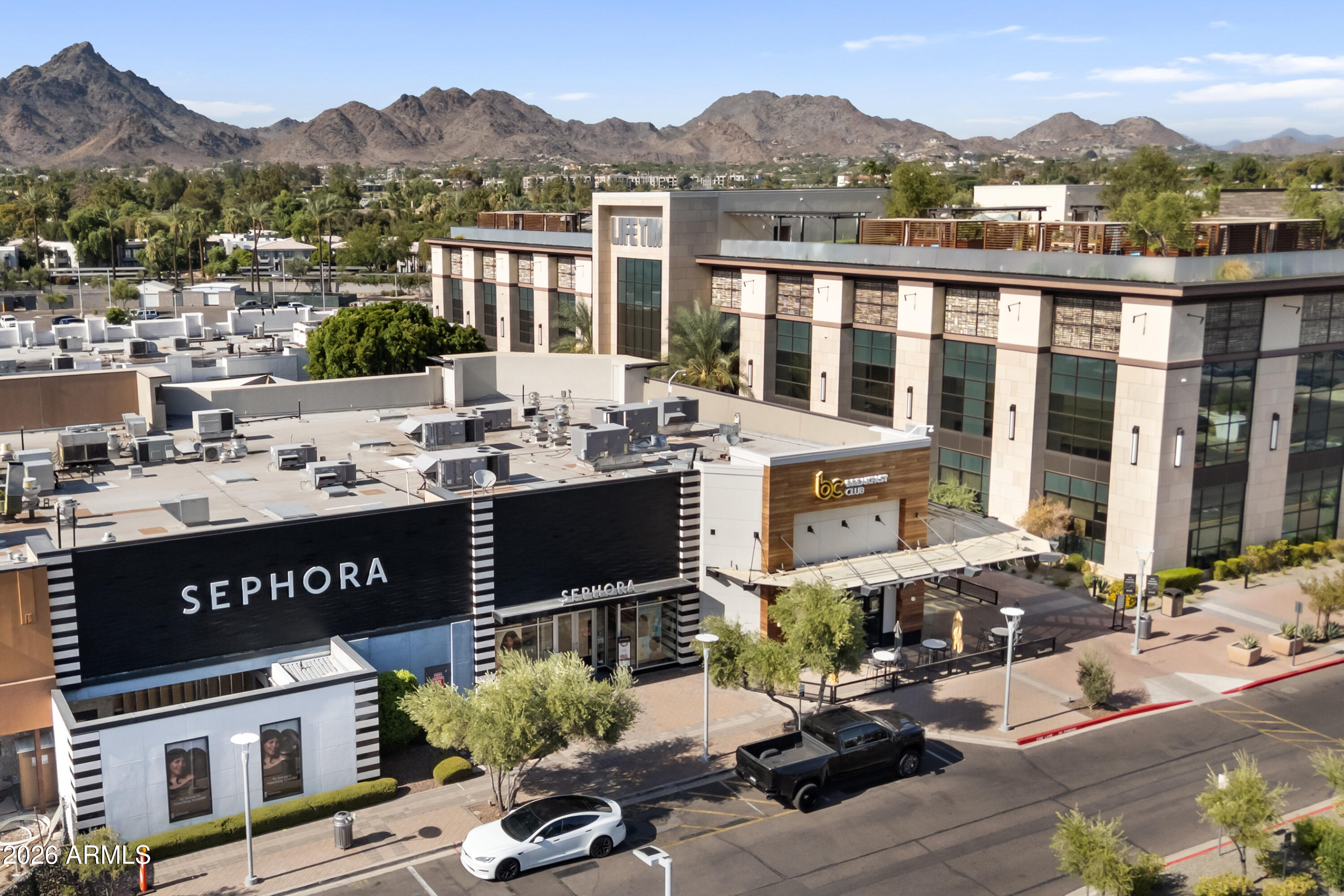 3242 E CAMELBACK Road 204