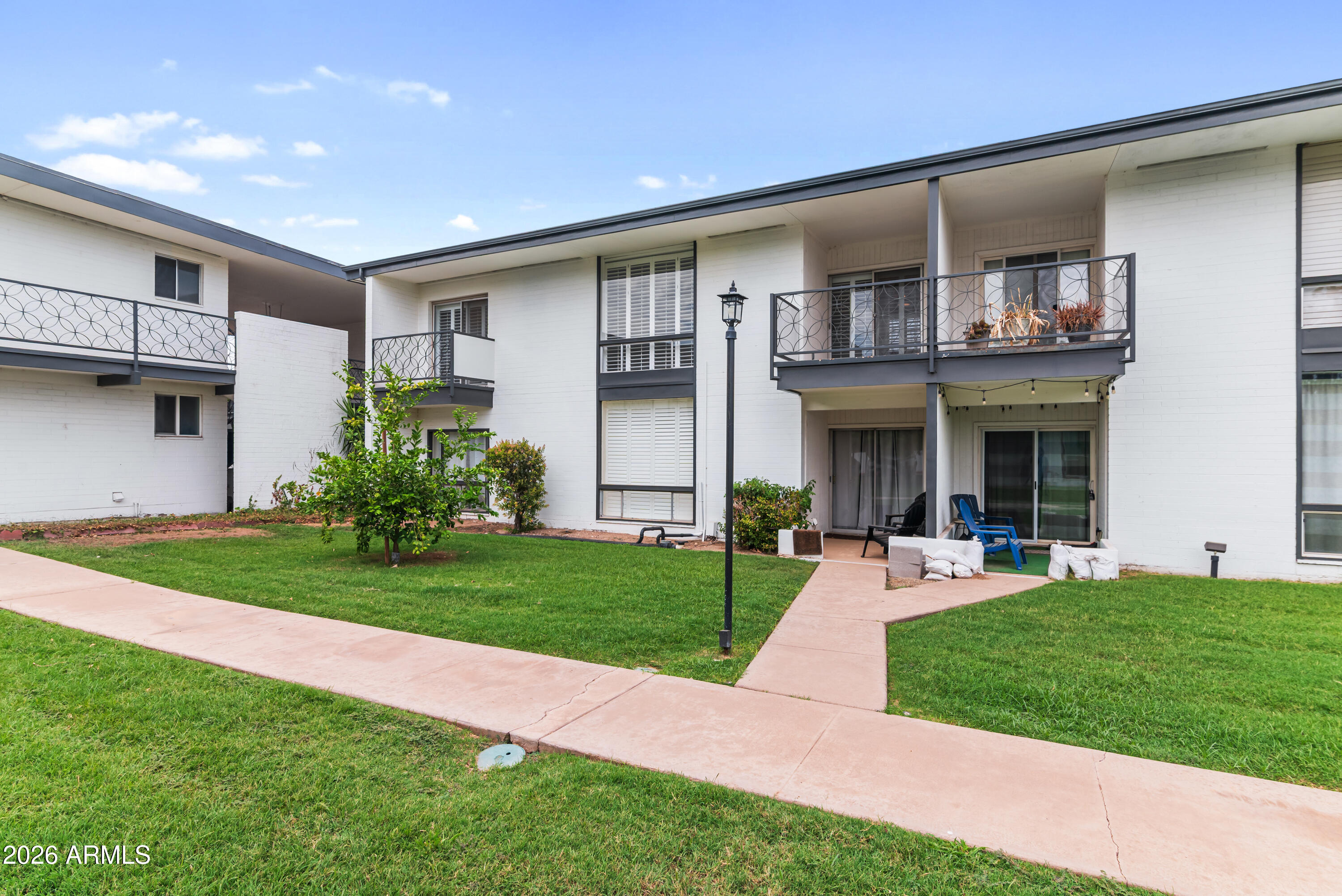 3242 E CAMELBACK Road 204