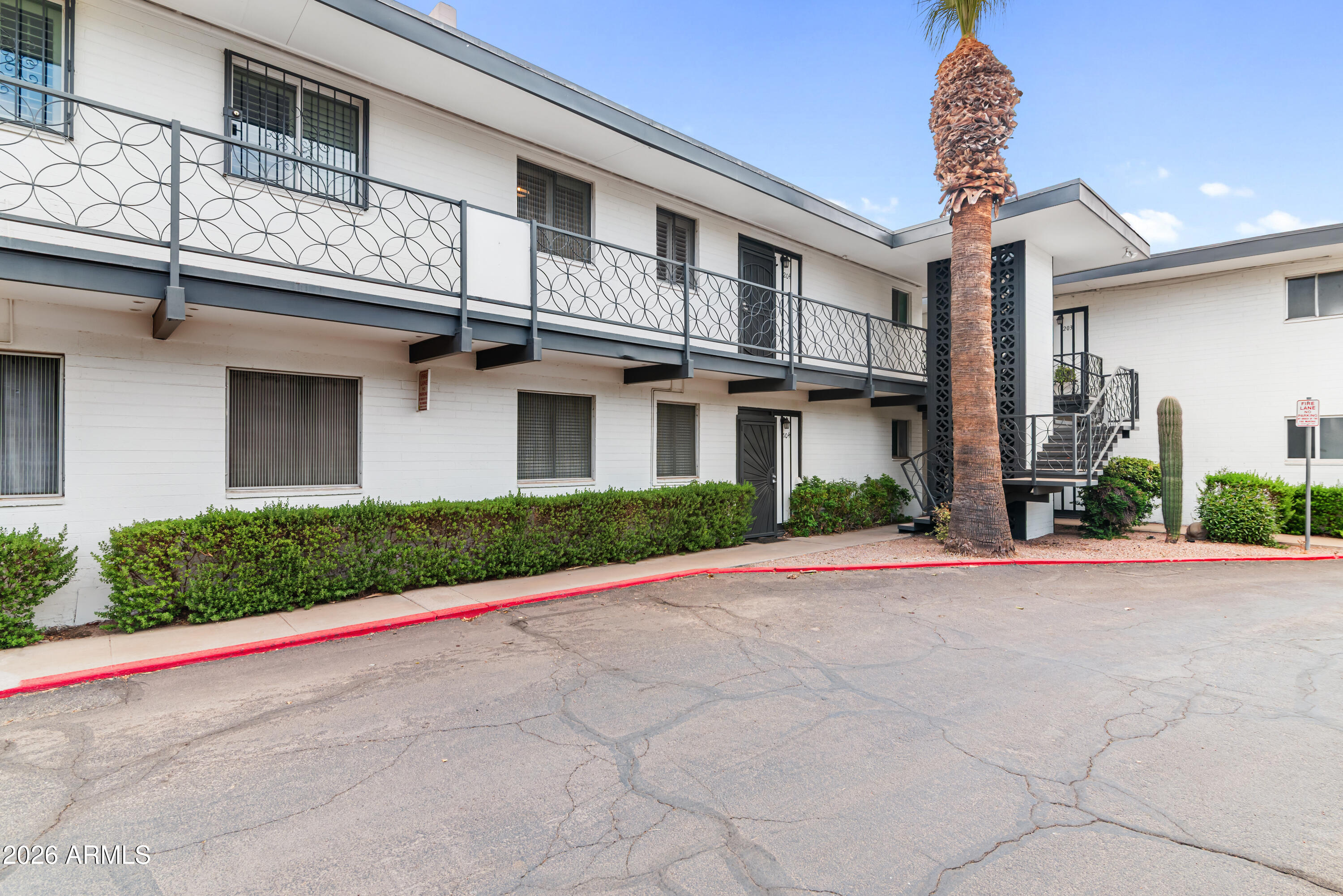 3242 E CAMELBACK Road 204