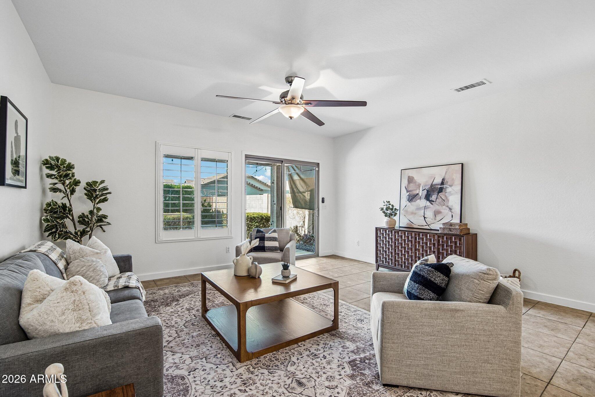 522 E GOLDMINE Lane