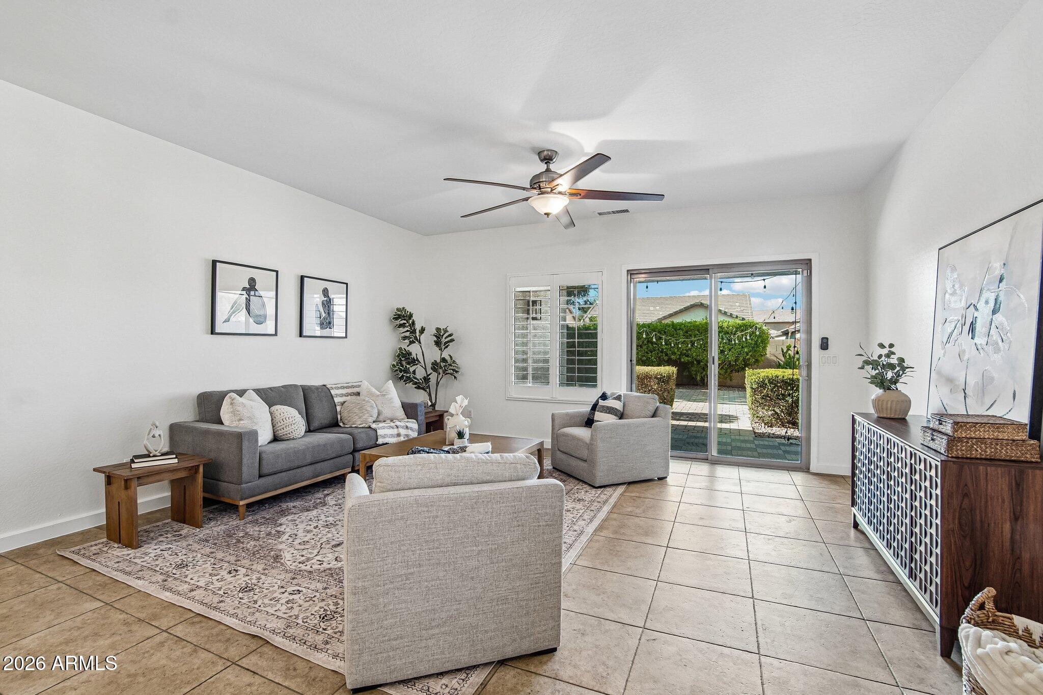 522 E GOLDMINE Lane