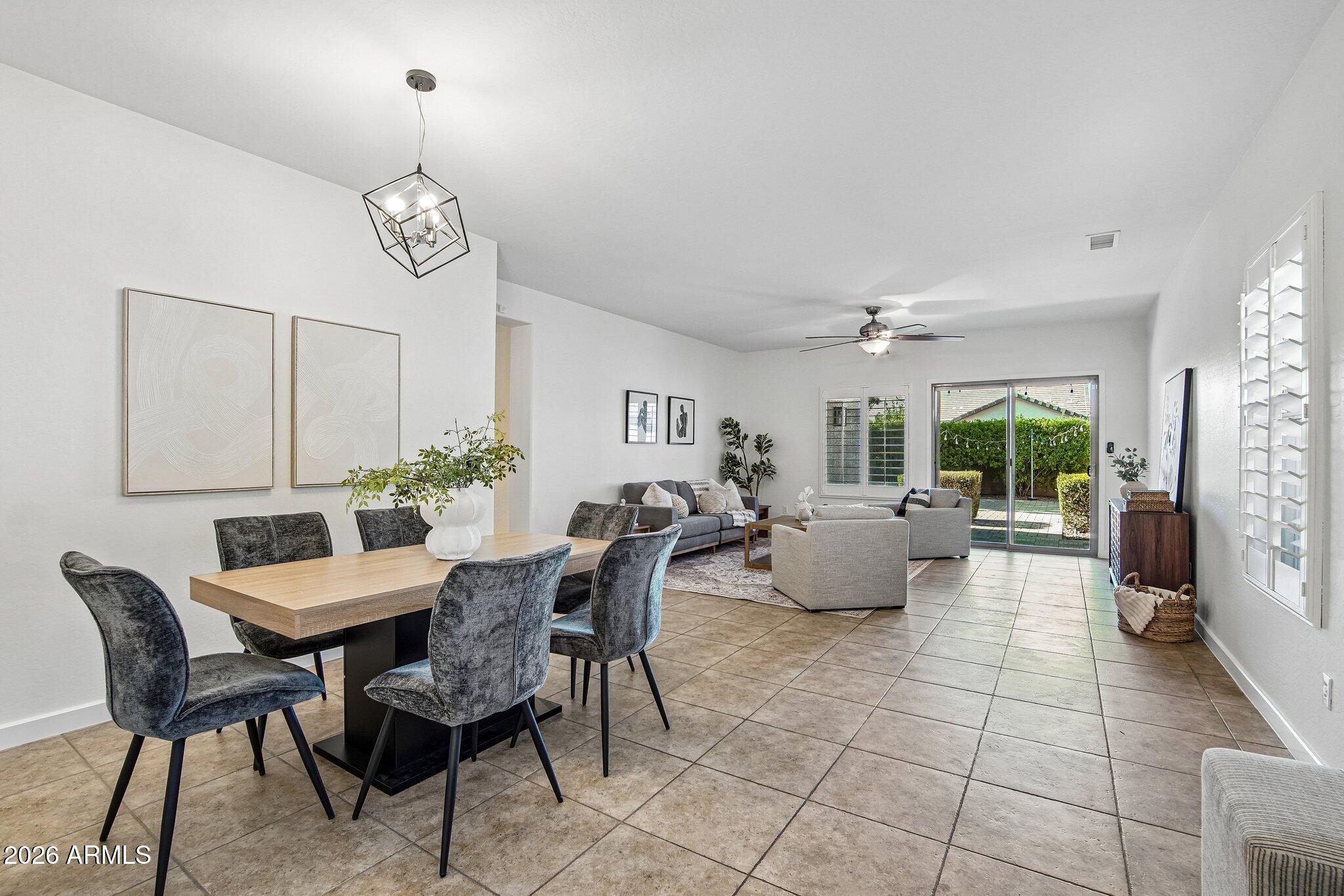 522 E GOLDMINE Lane