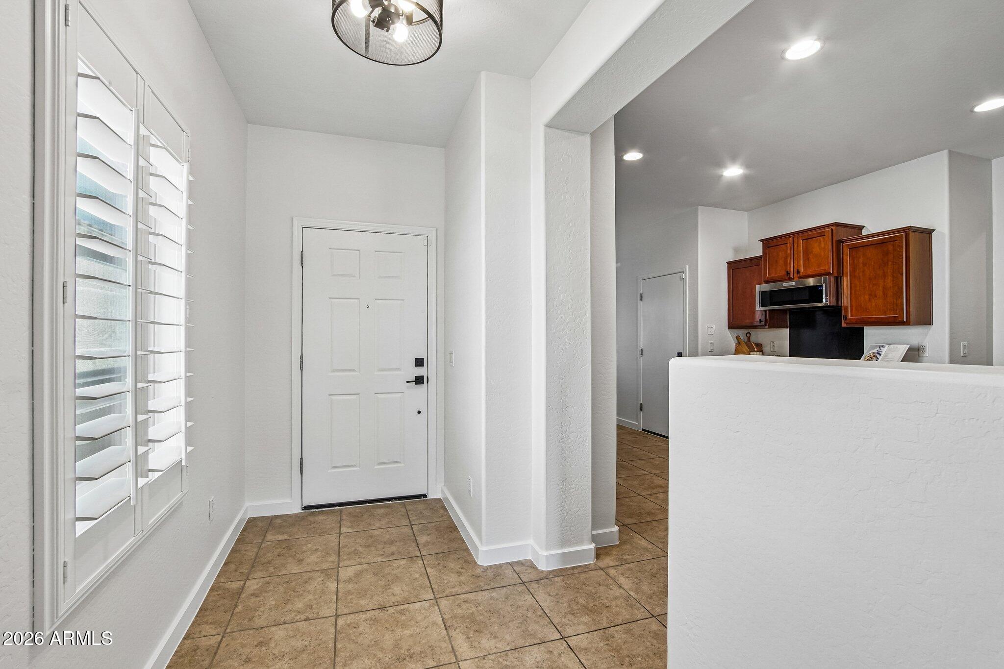 522 E GOLDMINE Lane