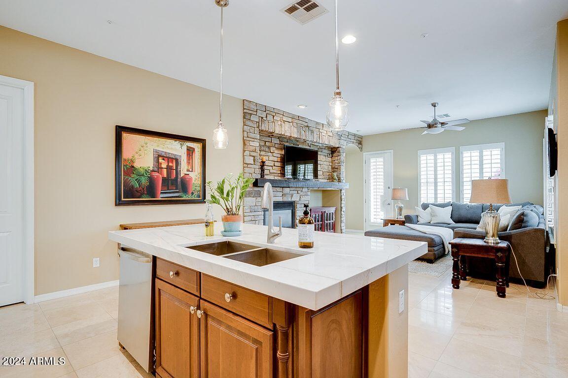 9221 E Desert View
