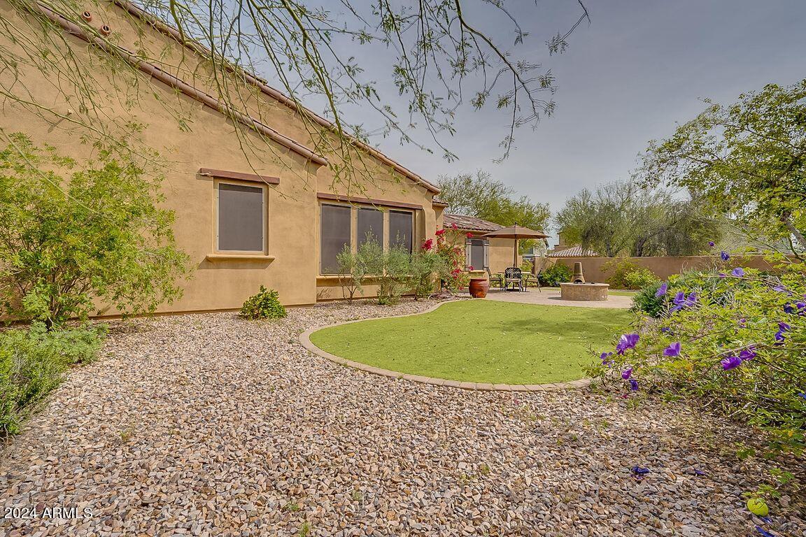 9221 E Desert View