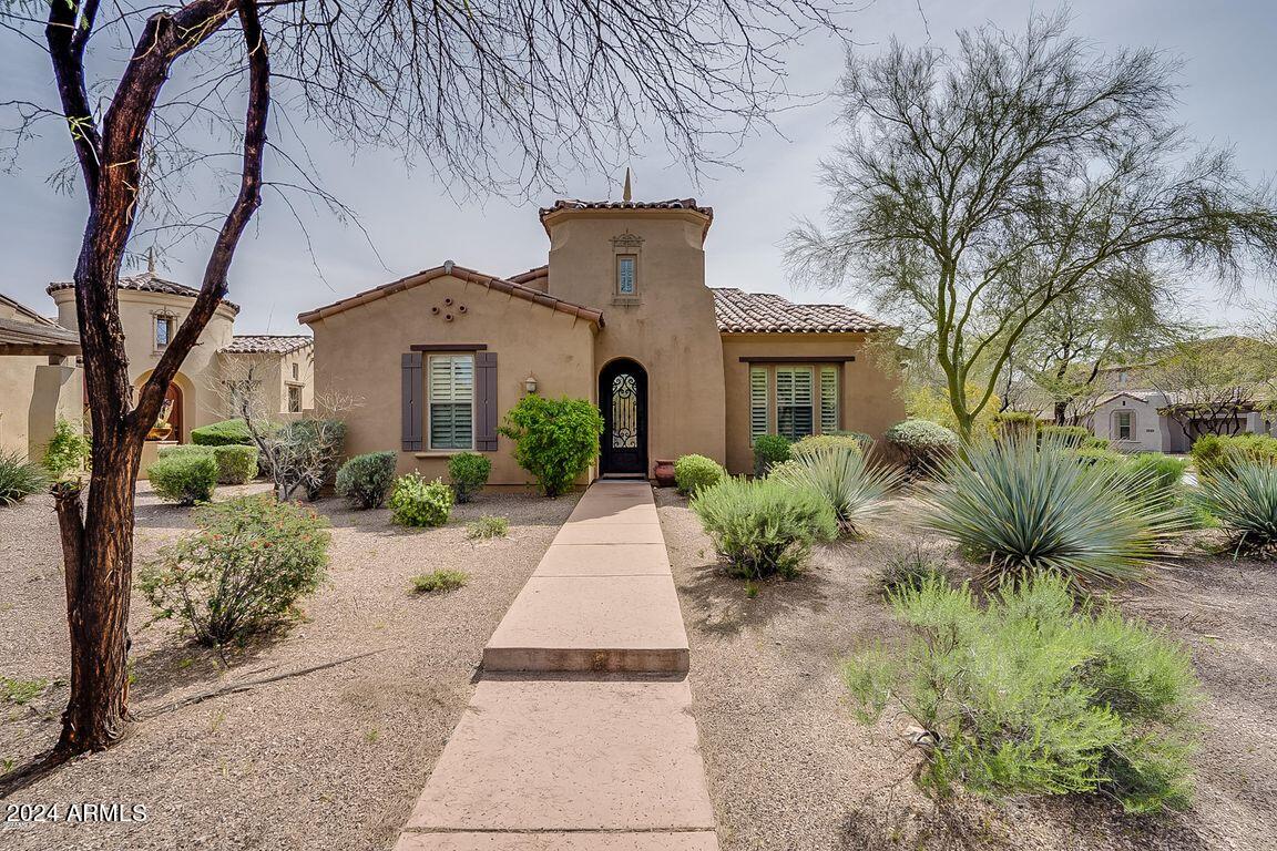 9221 E Desert View