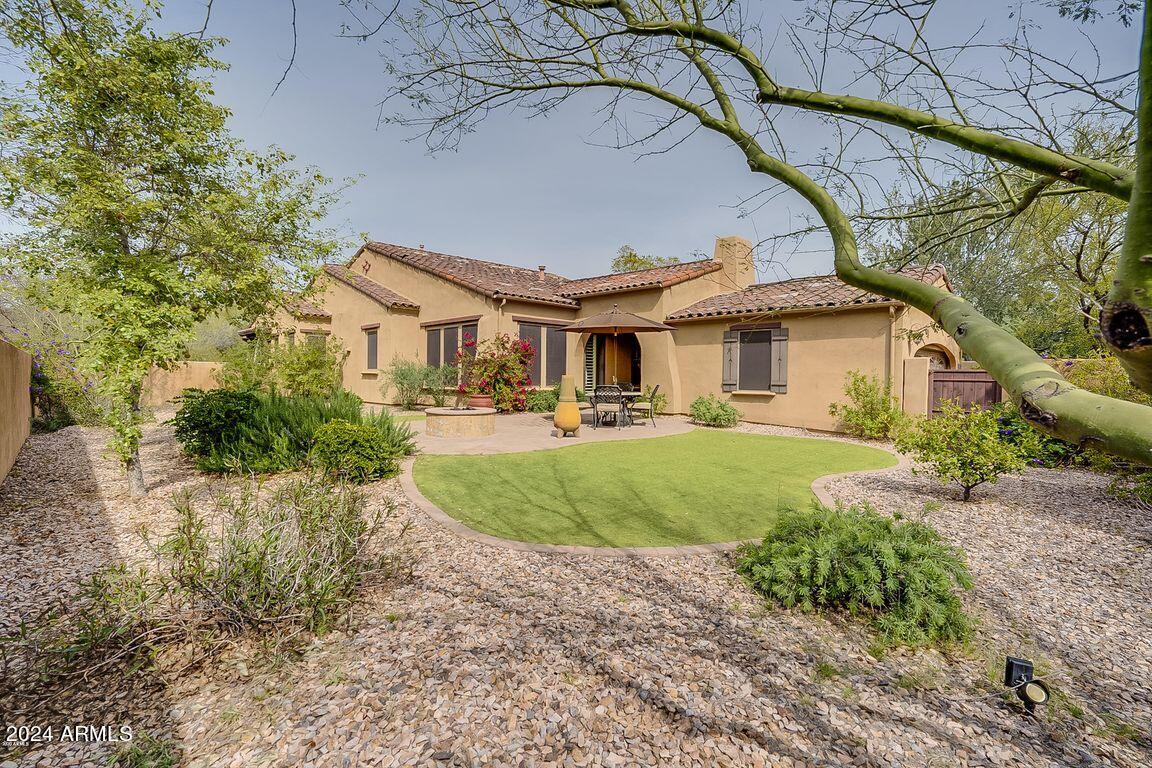 9221 E Desert View
