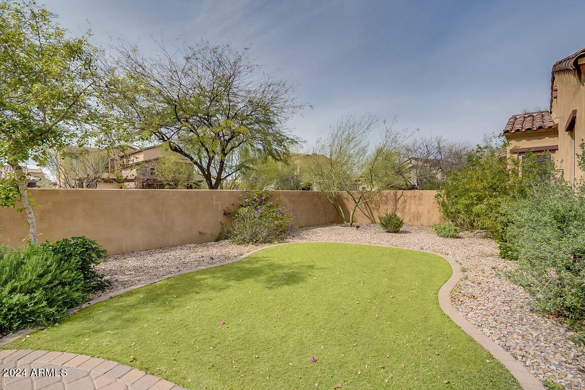 9221 E Desert View