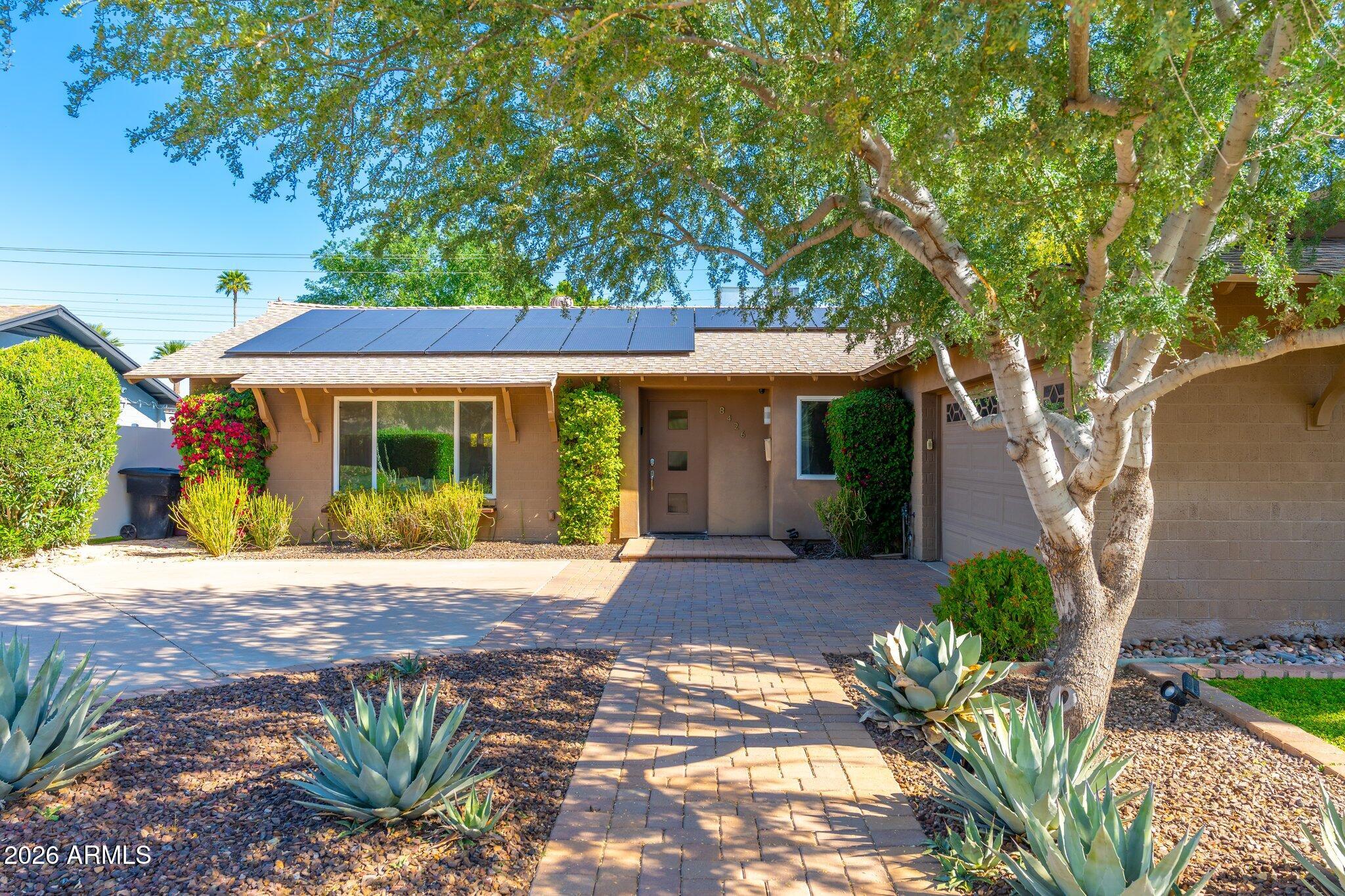 8426 E BONITA Drive