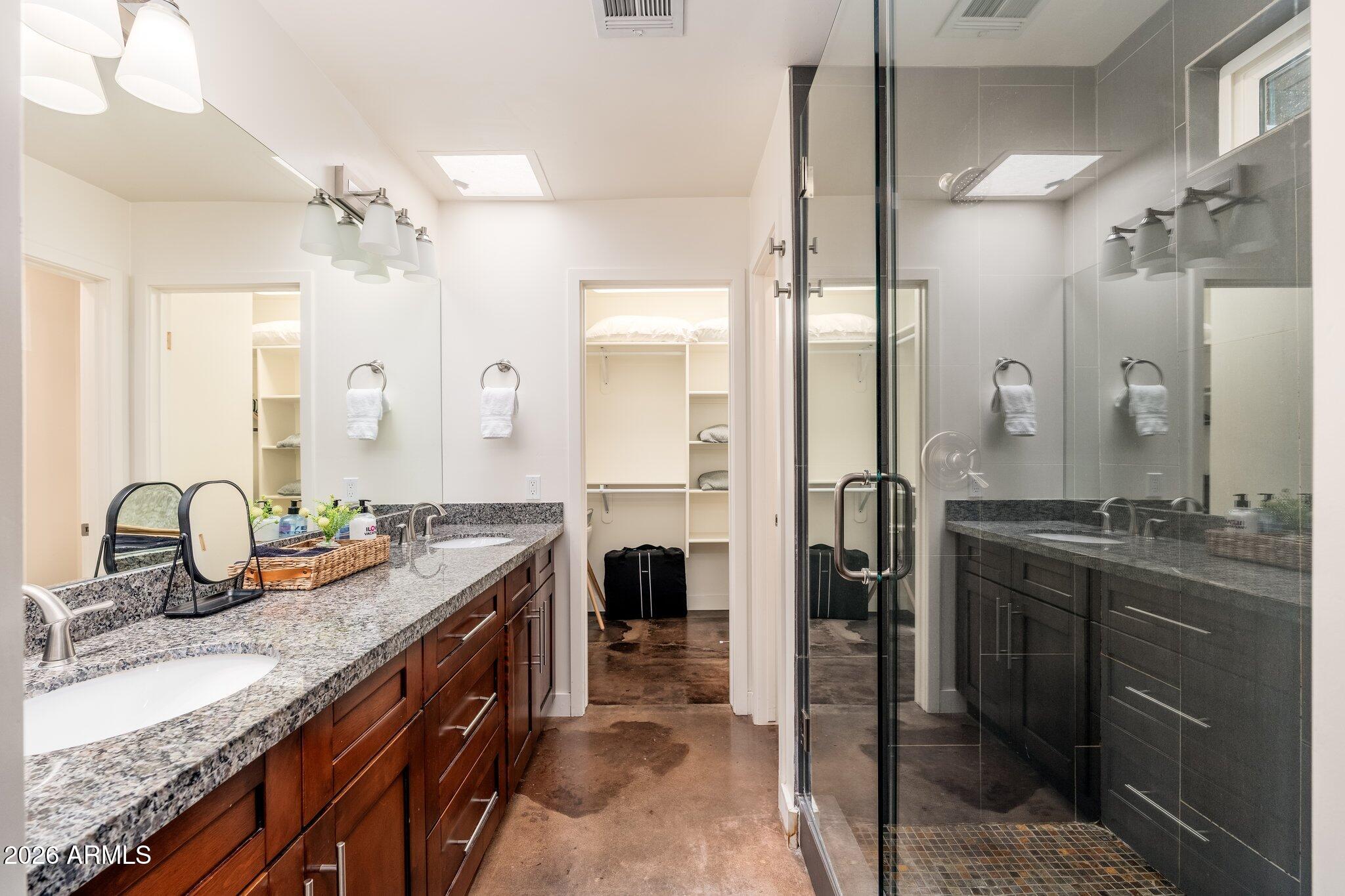 8426 E BONITA Drive