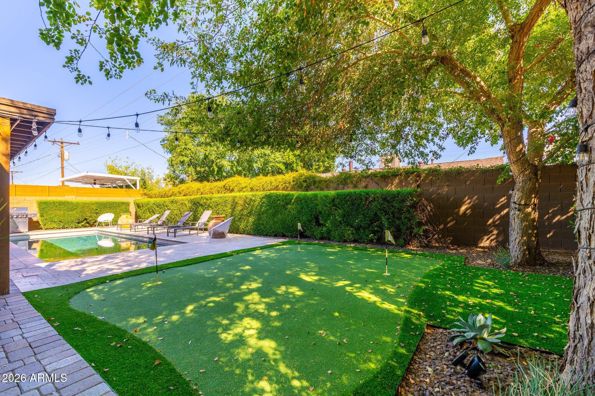 8426 E BONITA Drive