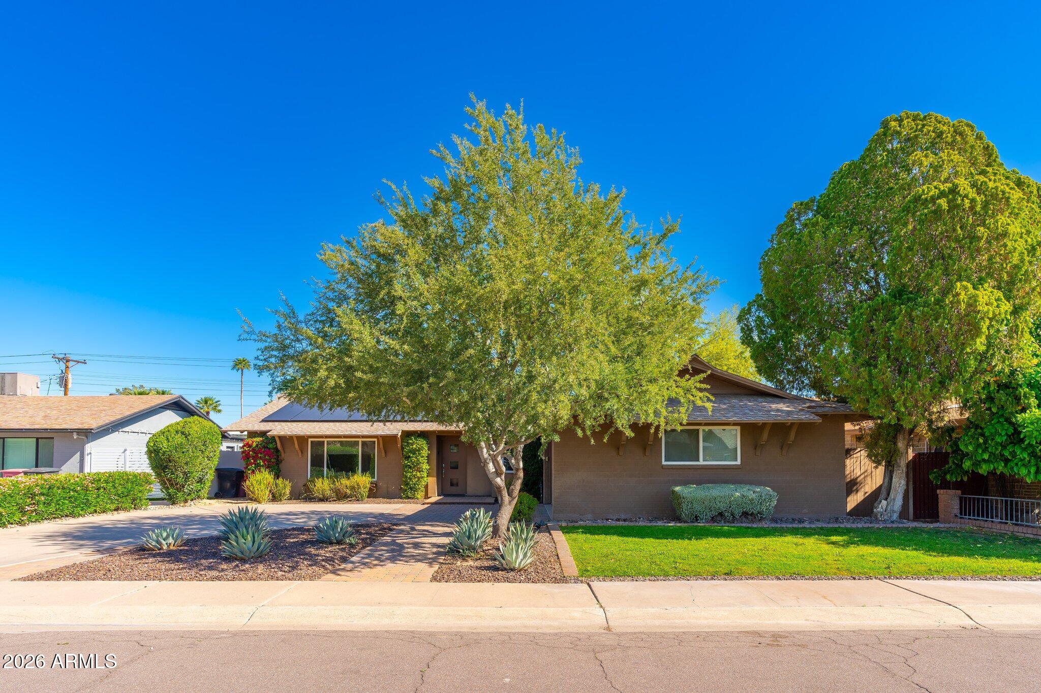 8426 E BONITA Drive