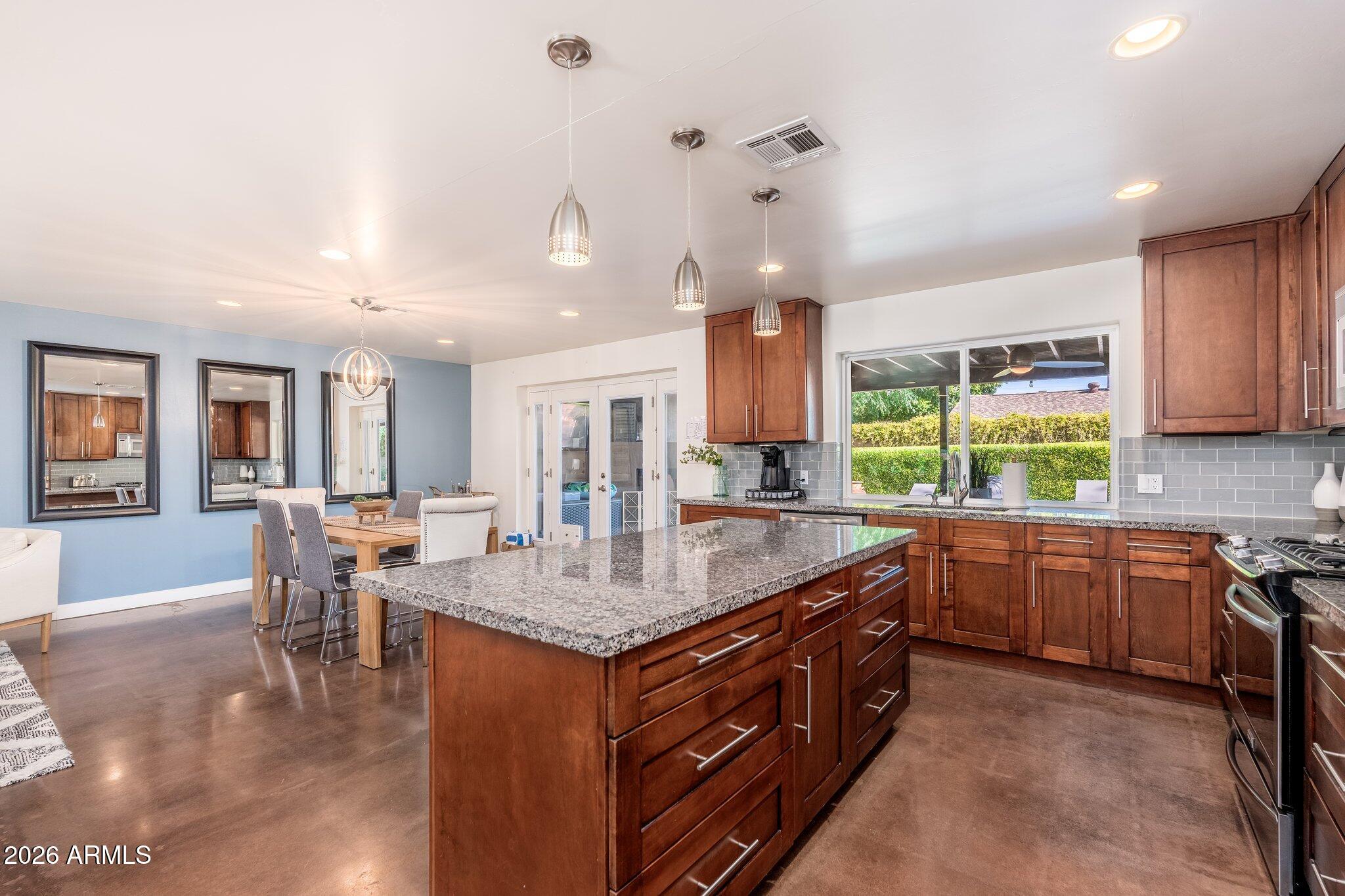 8426 E BONITA Drive