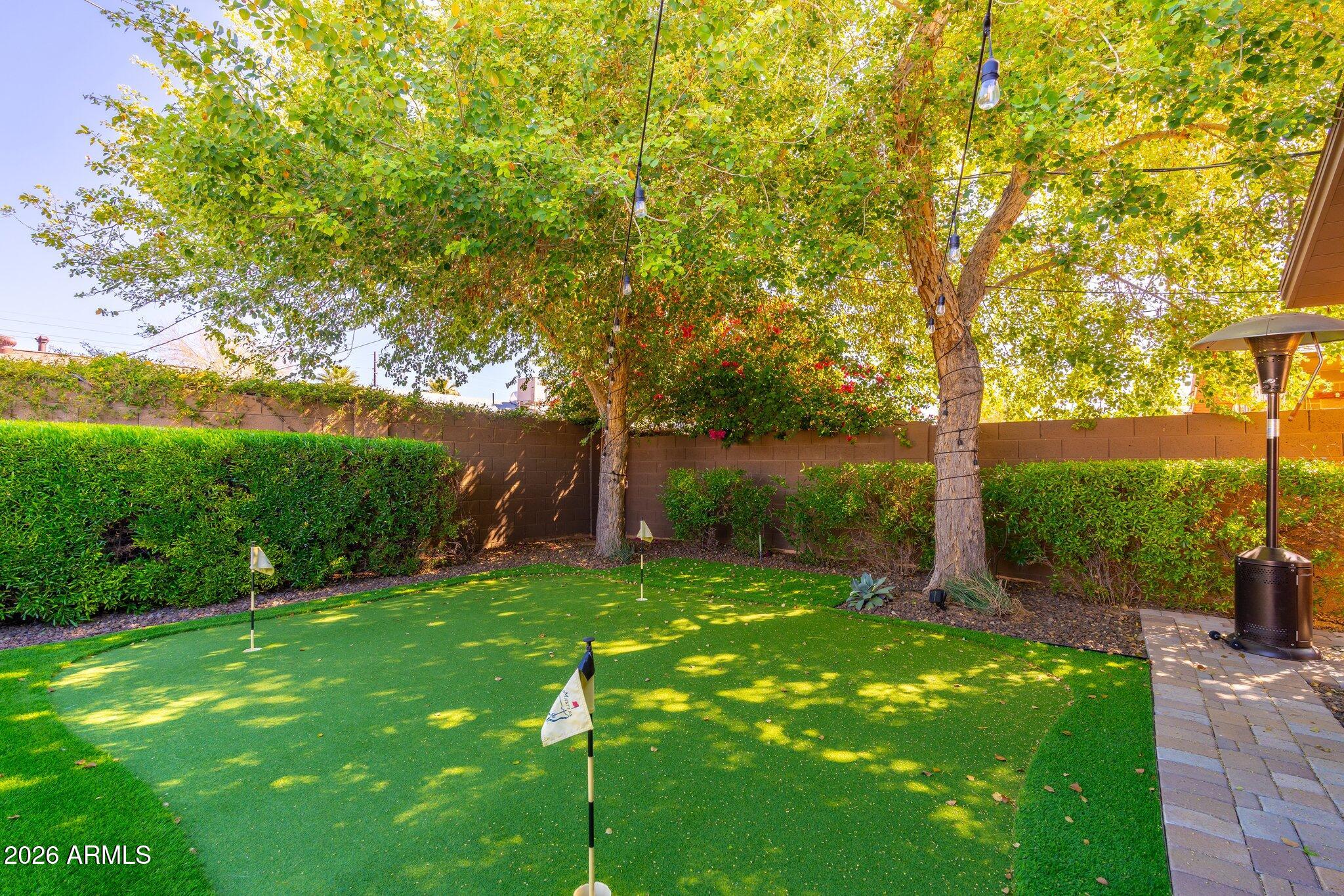 8426 E BONITA Drive